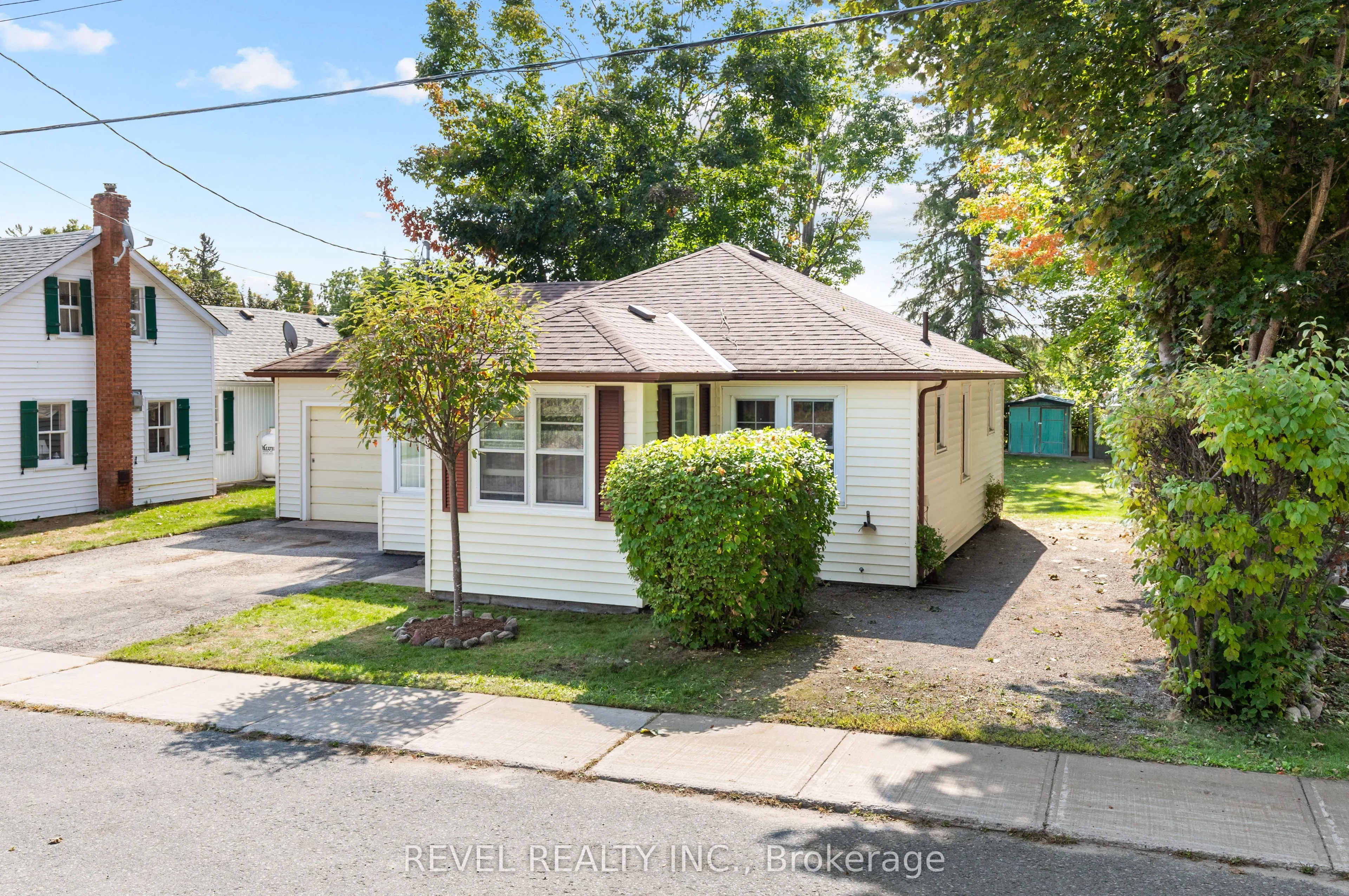 72 King Street W