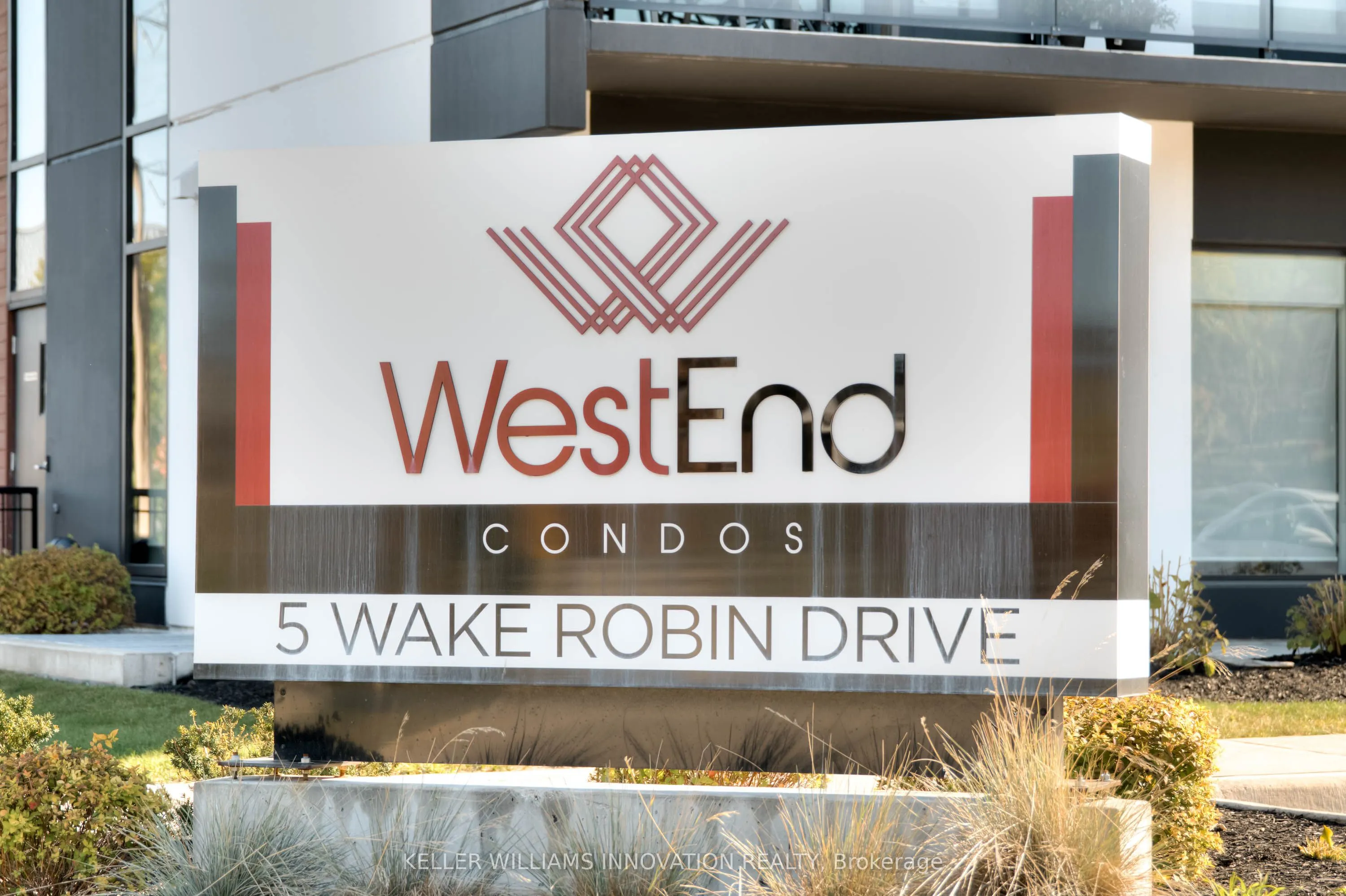 5 Wake Robin Drive, #318
