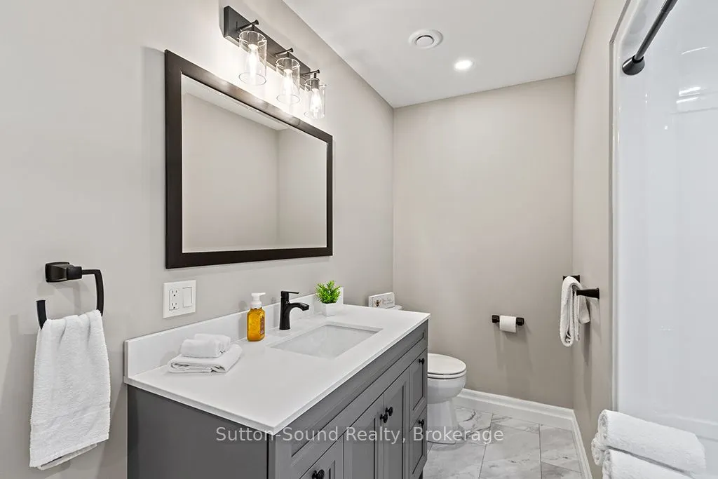18 Maple Golf Crescent, #2
