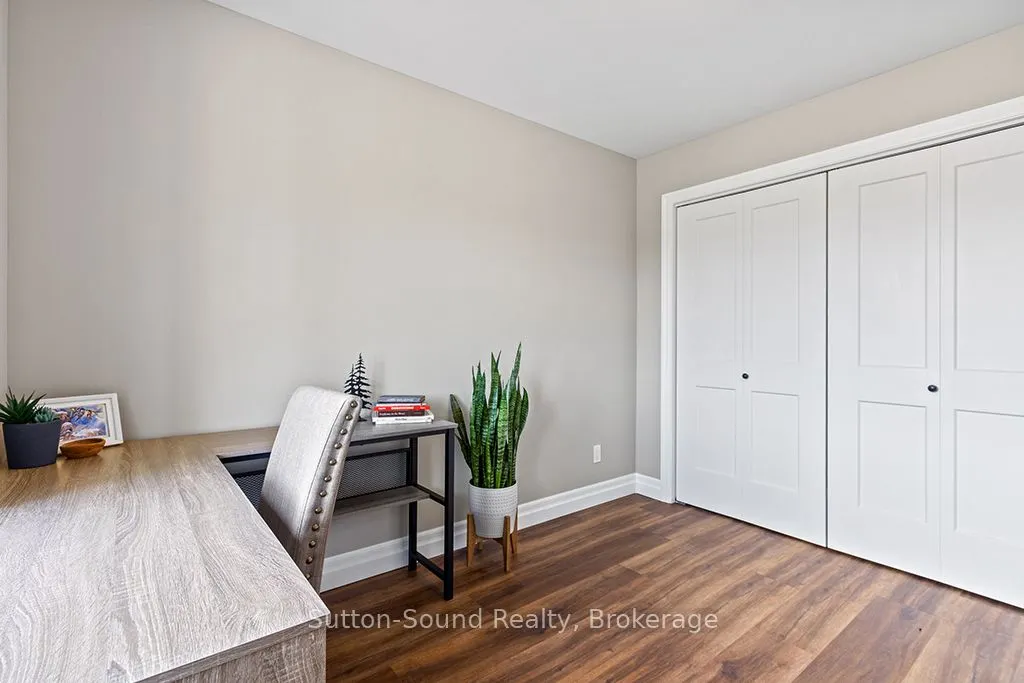 18 Maple Golf Crescent, #2