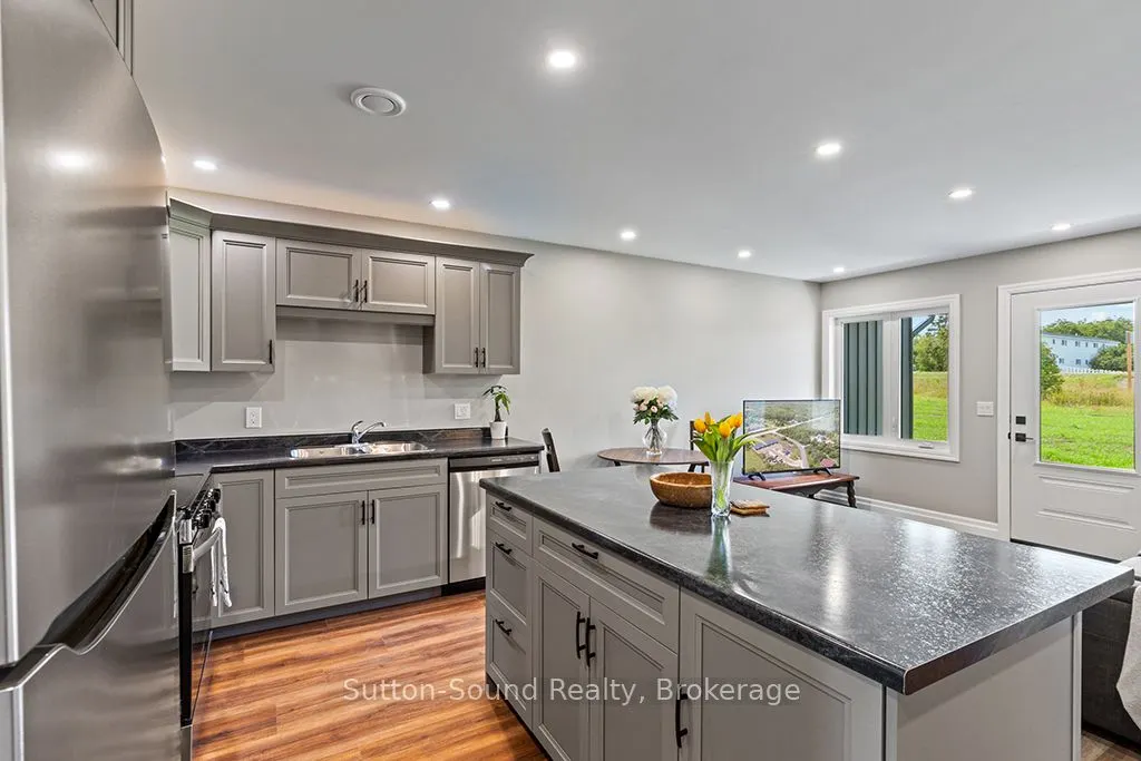 18 Maple Golf Crescent, #2