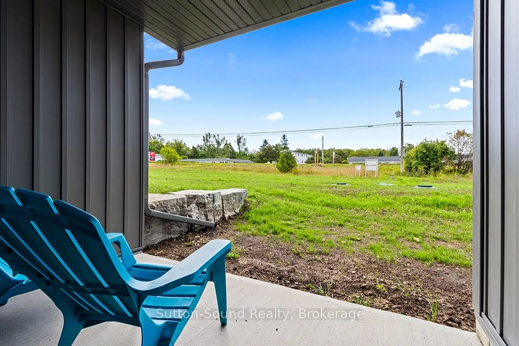 18 Maple Golf Crescent, #2