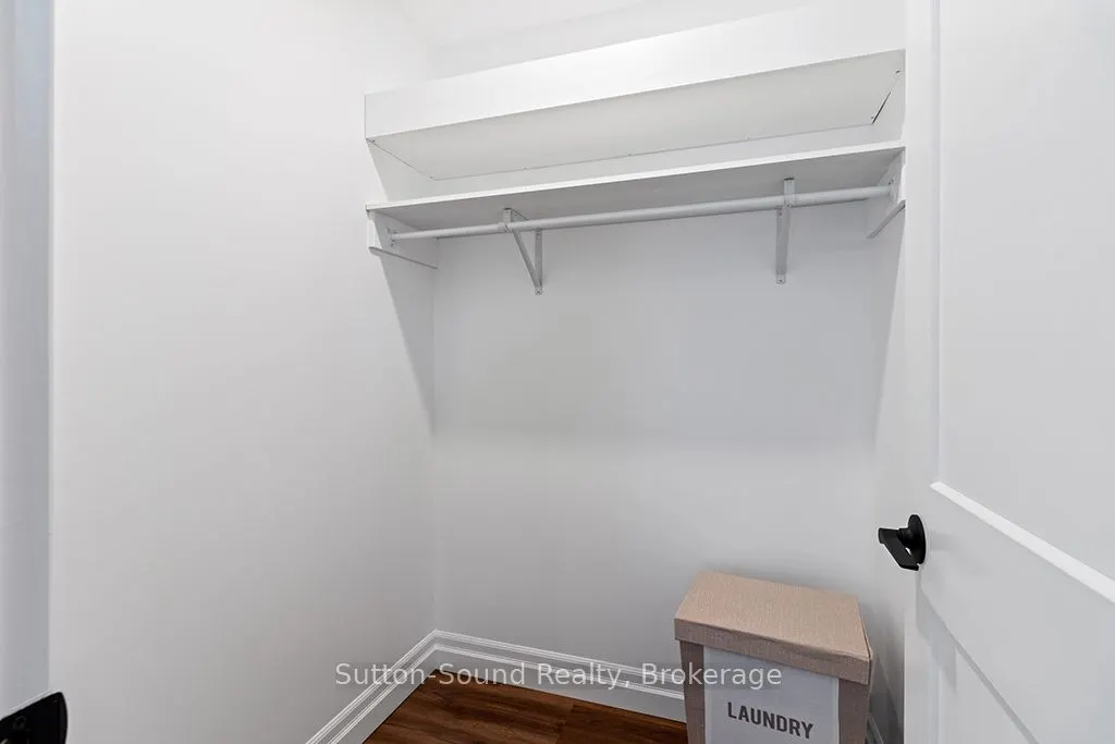 18 Maple Golf Crescent, #2