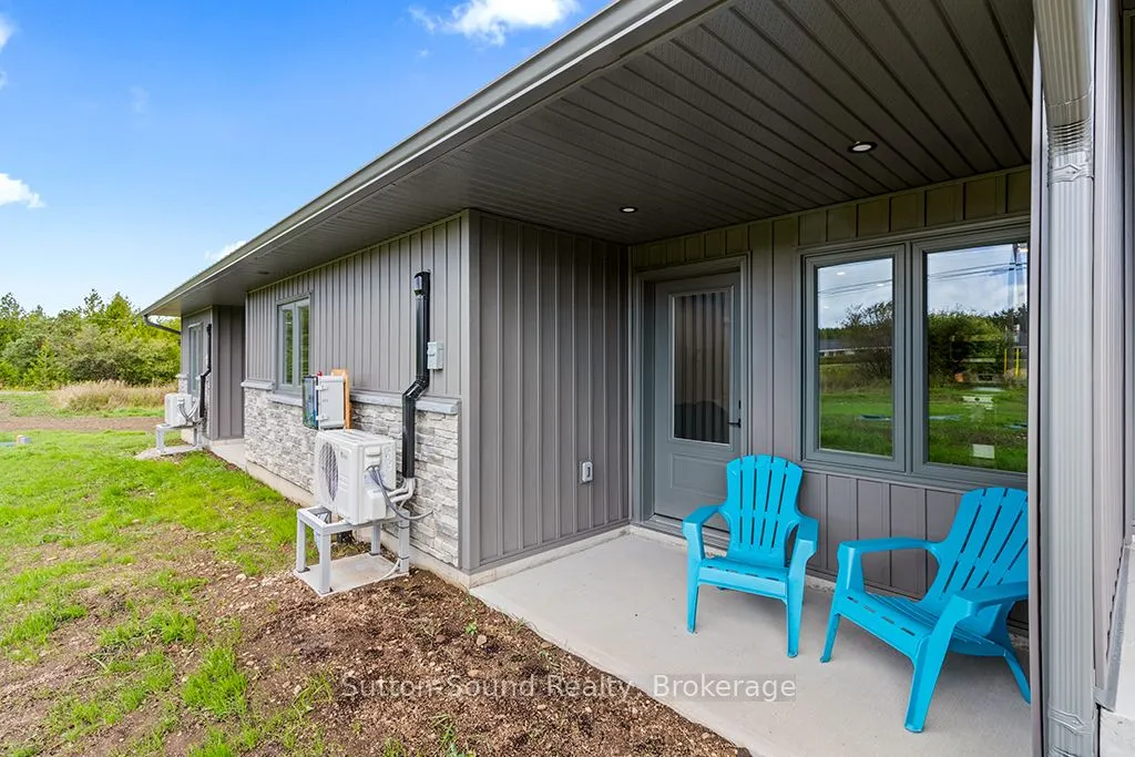 18 Maple Golf Crescent, #2