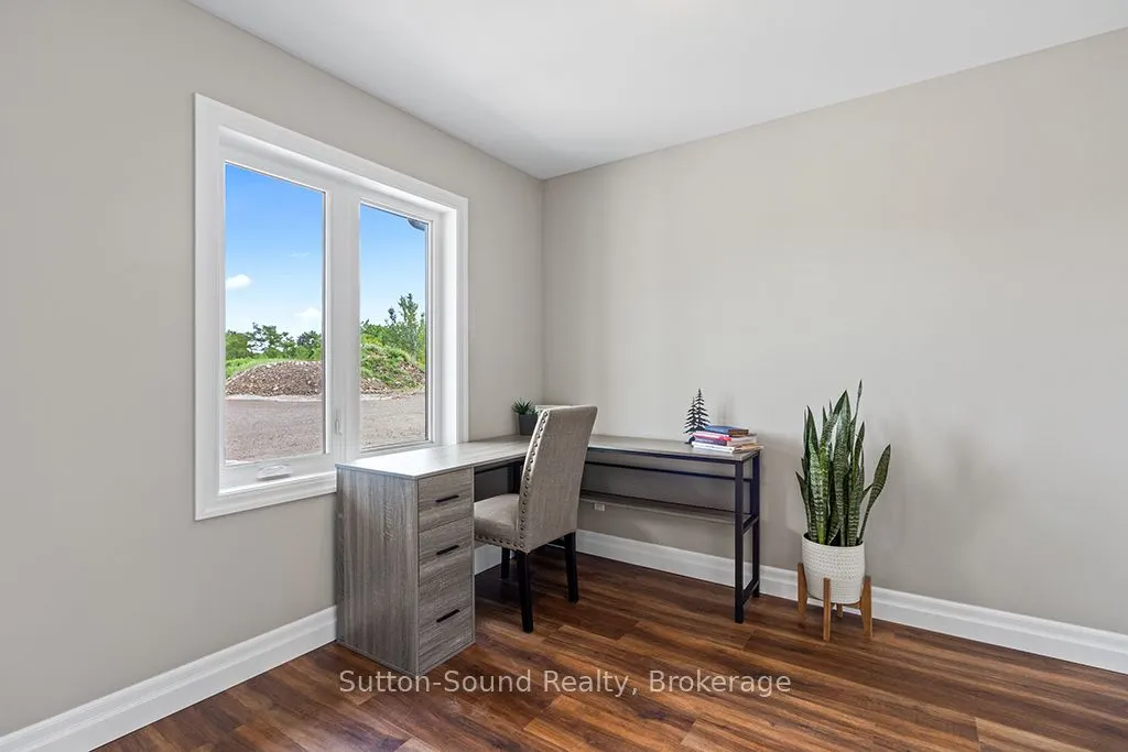 18 Maple Golf Crescent, #2