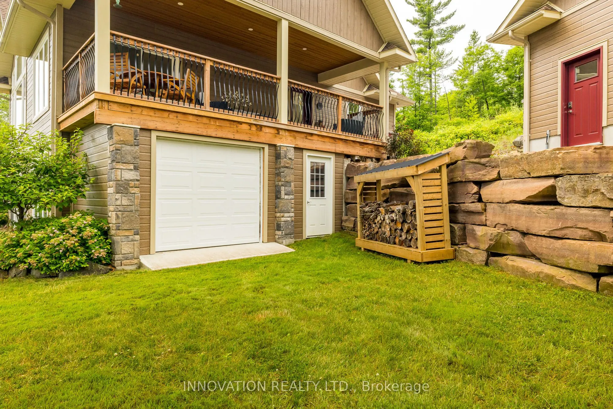 103 A Carriage Landing Drive