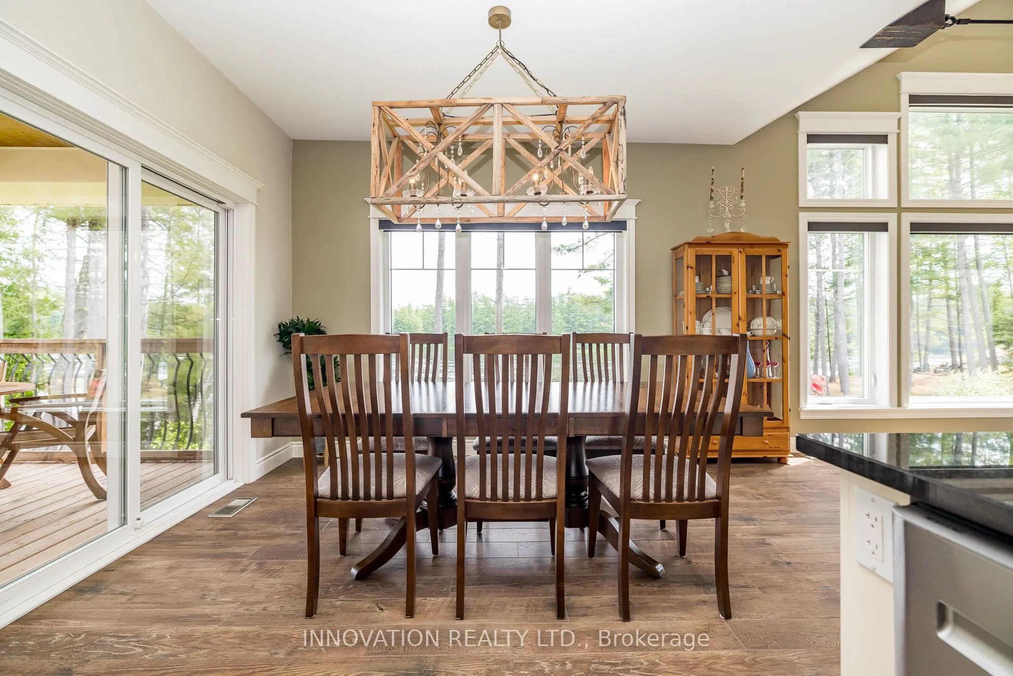 103 A Carriage Landing Drive
