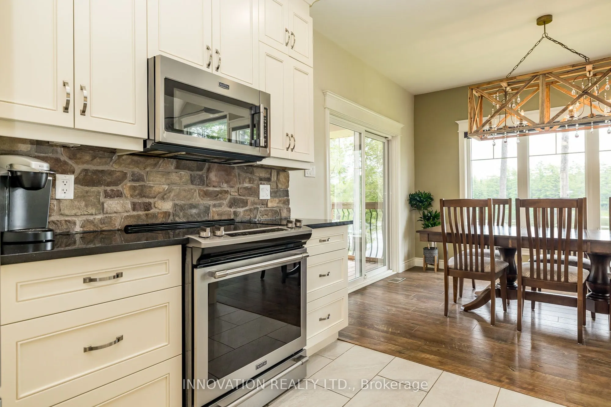 103 A Carriage Landing Drive