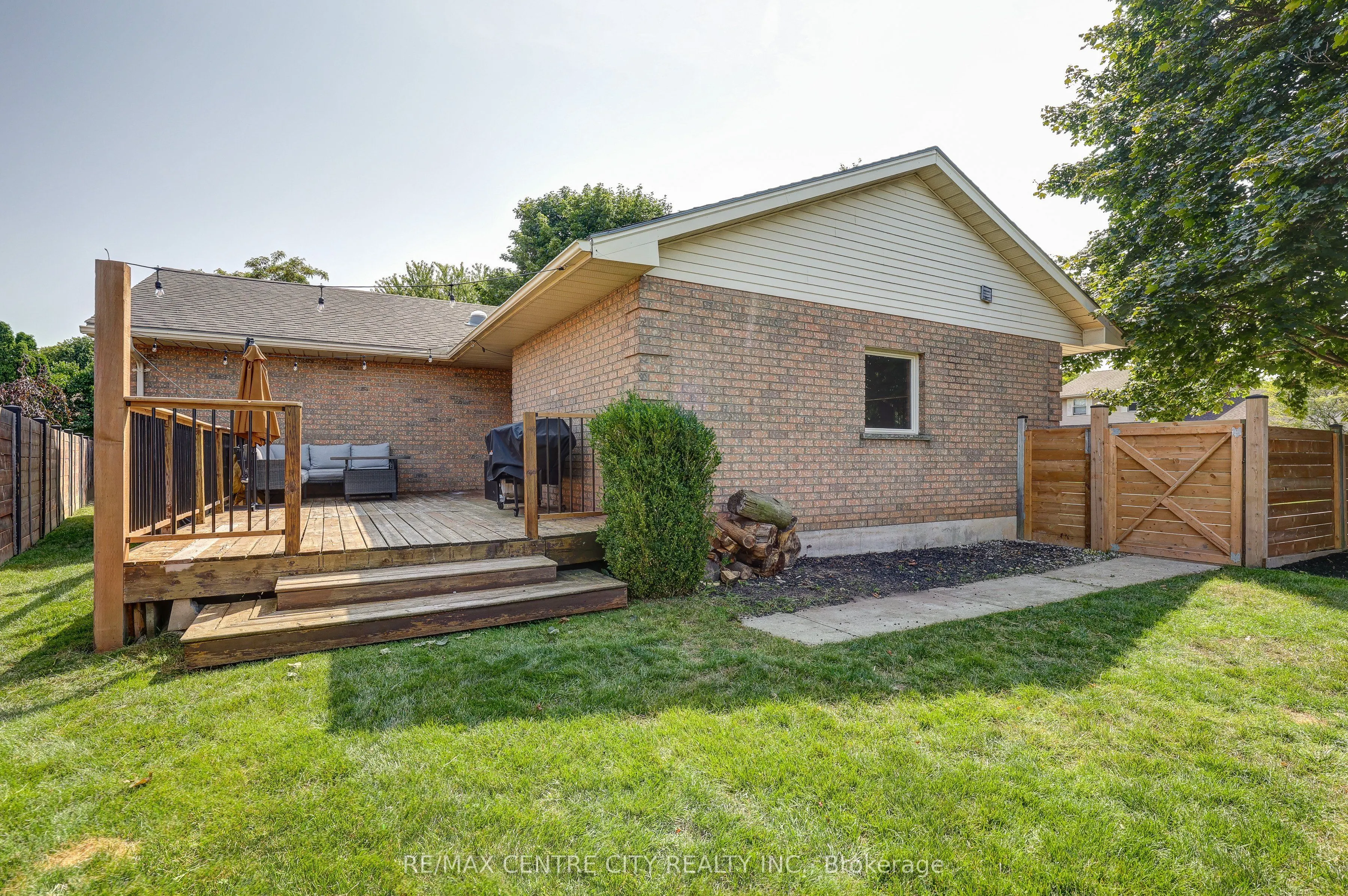 25 Hawthorne Crescent
