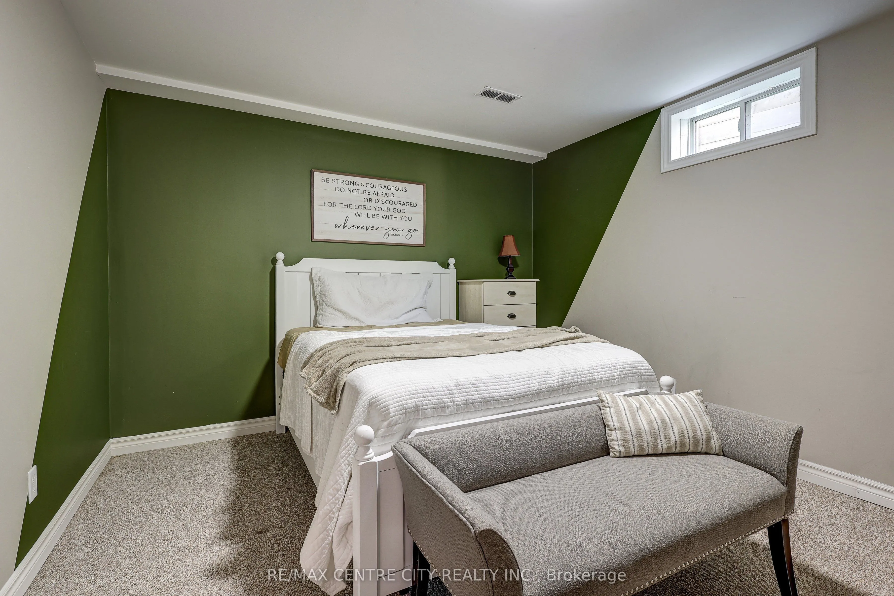 25 Hawthorne Crescent