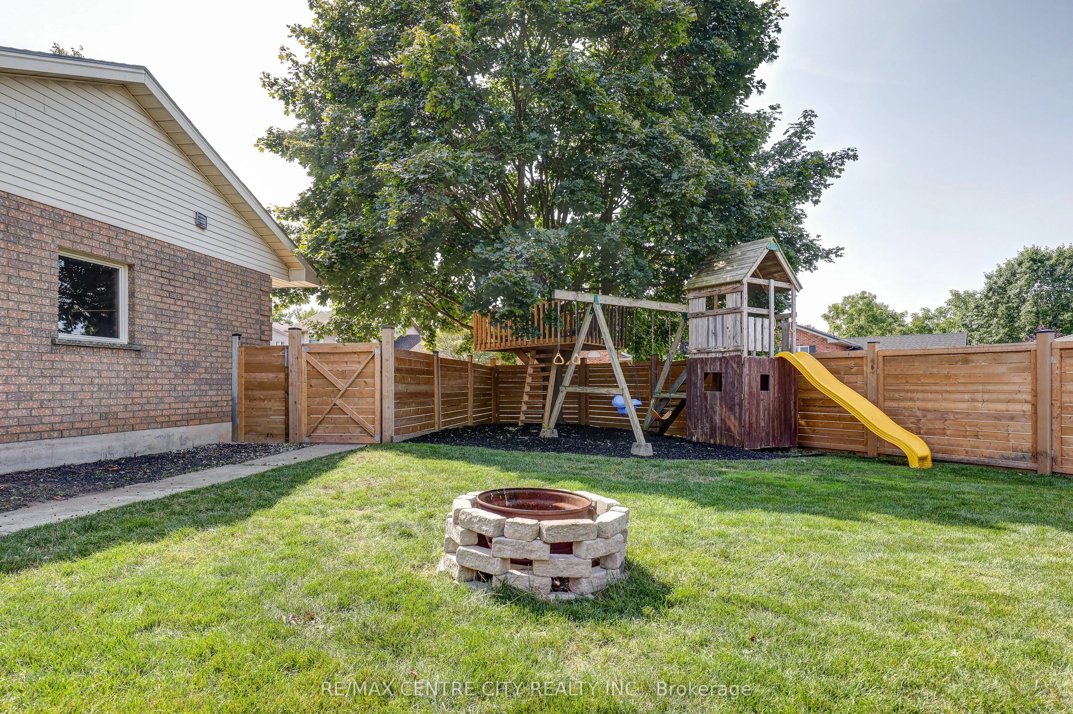 25 Hawthorne Crescent