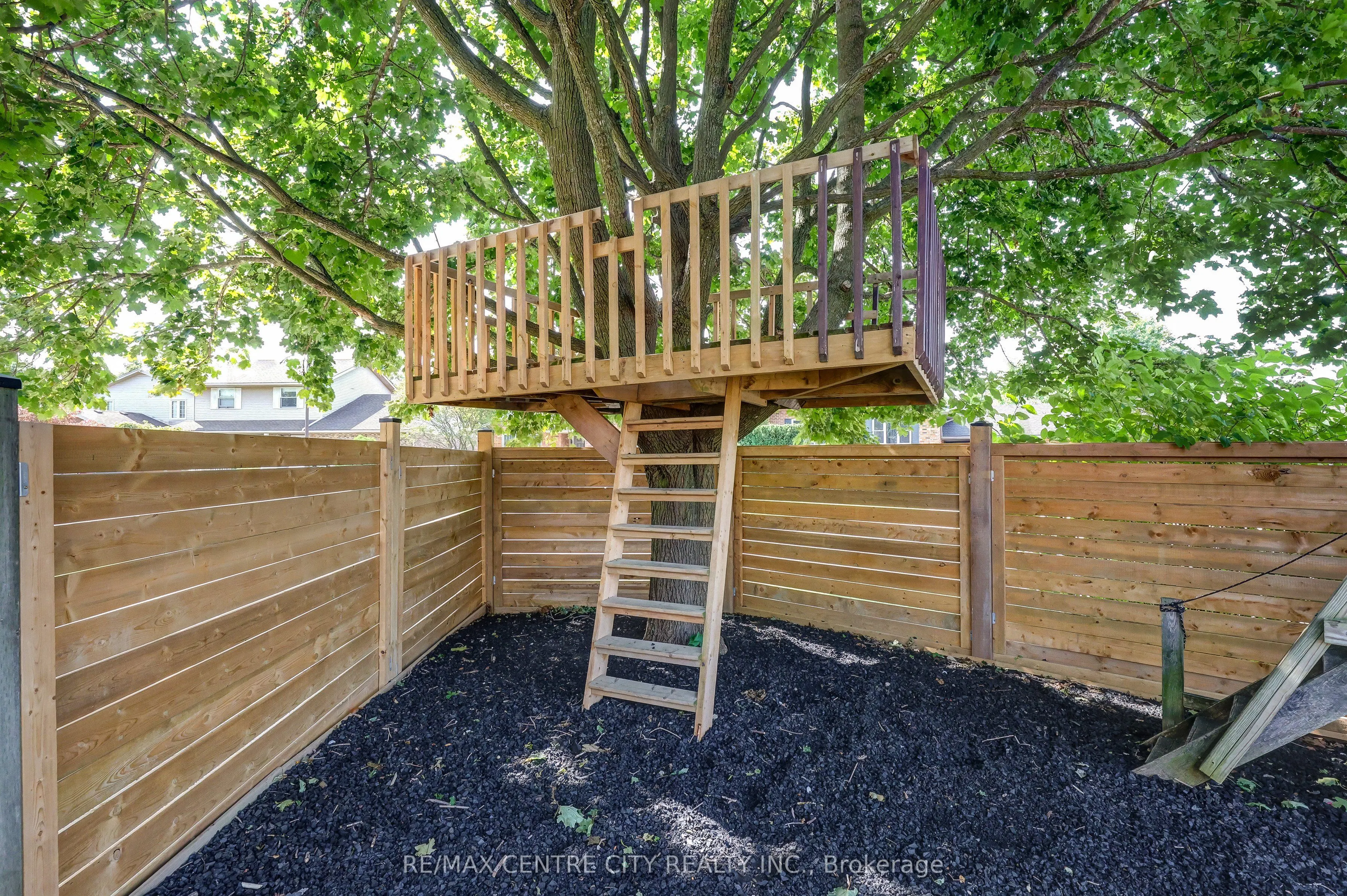 25 Hawthorne Crescent