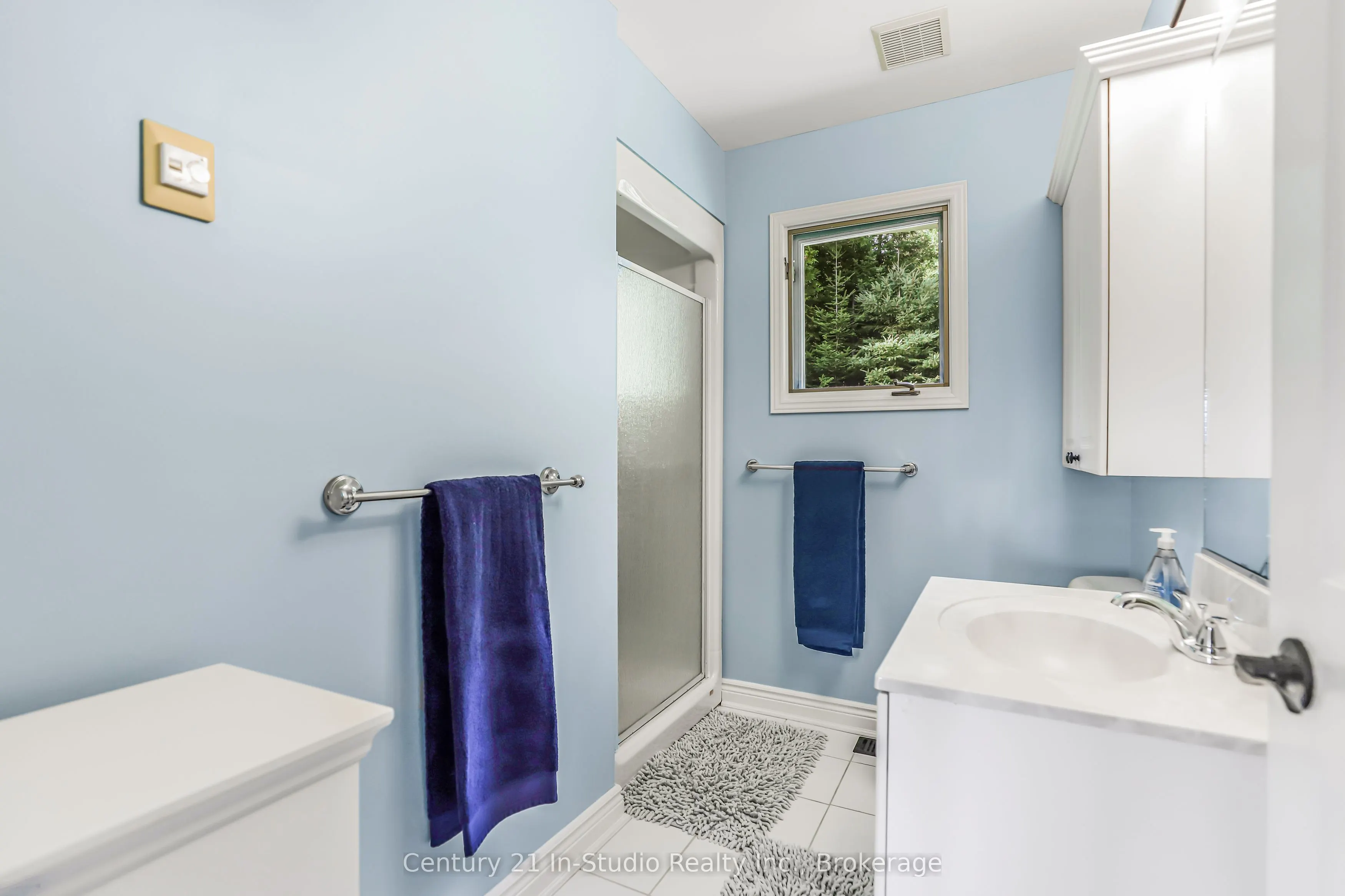 129 & 130 Isthmus Bay Road