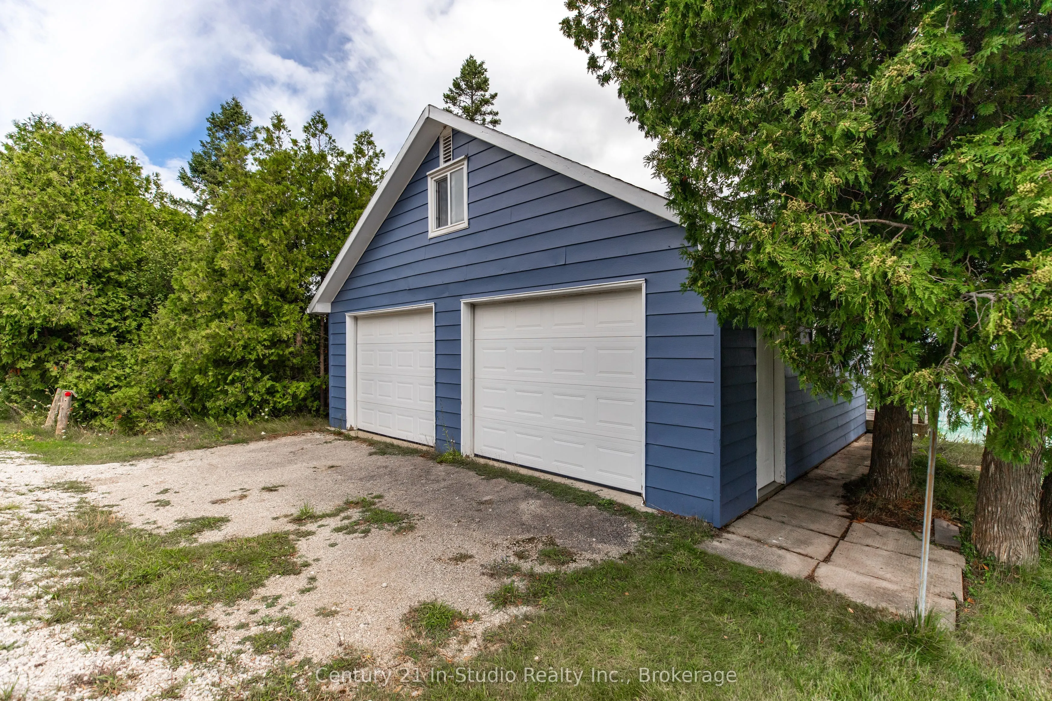 129 & 130 Isthmus Bay Road