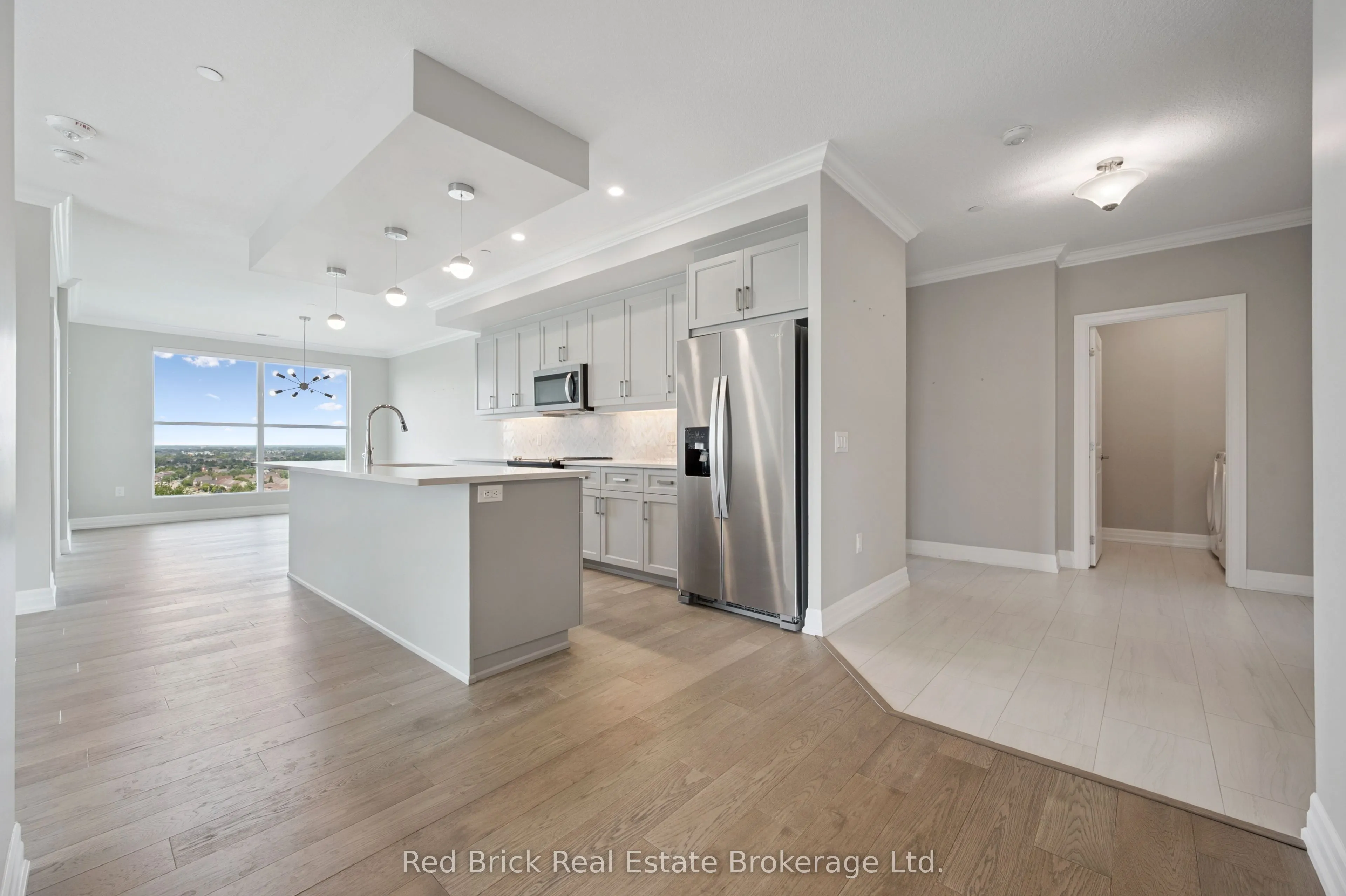 1880 GORDON Street, #805