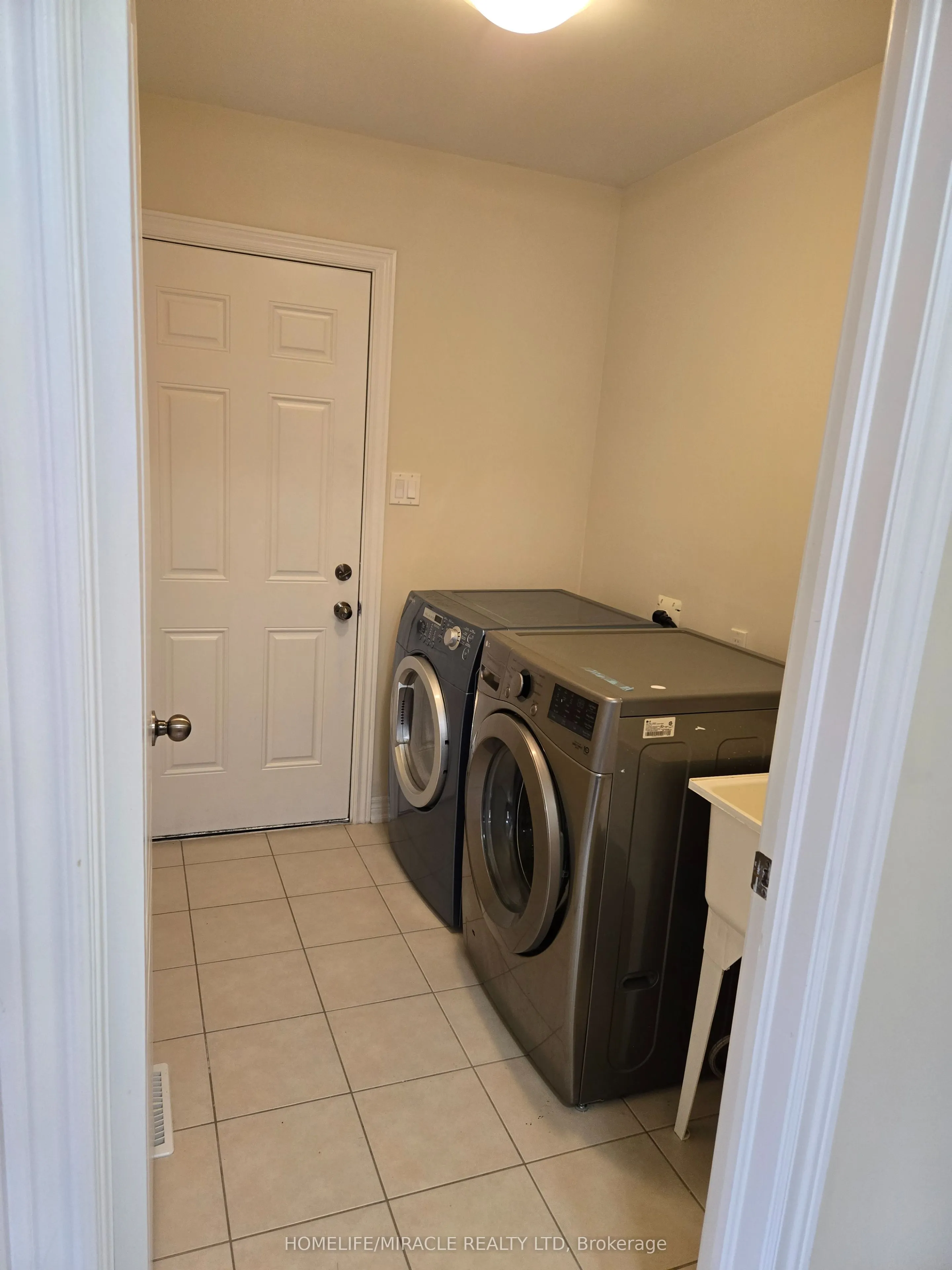 9112 Kudlac Street, #Upper