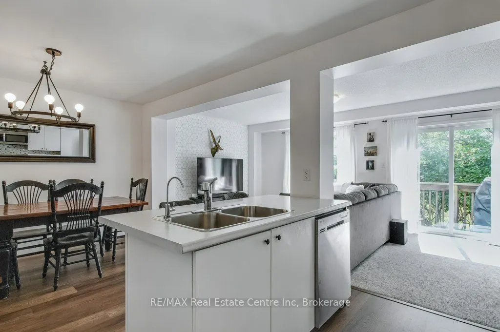 1035 Victoria Road S, #59