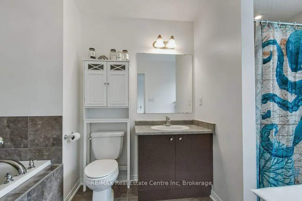 1035 Victoria Road S, #59