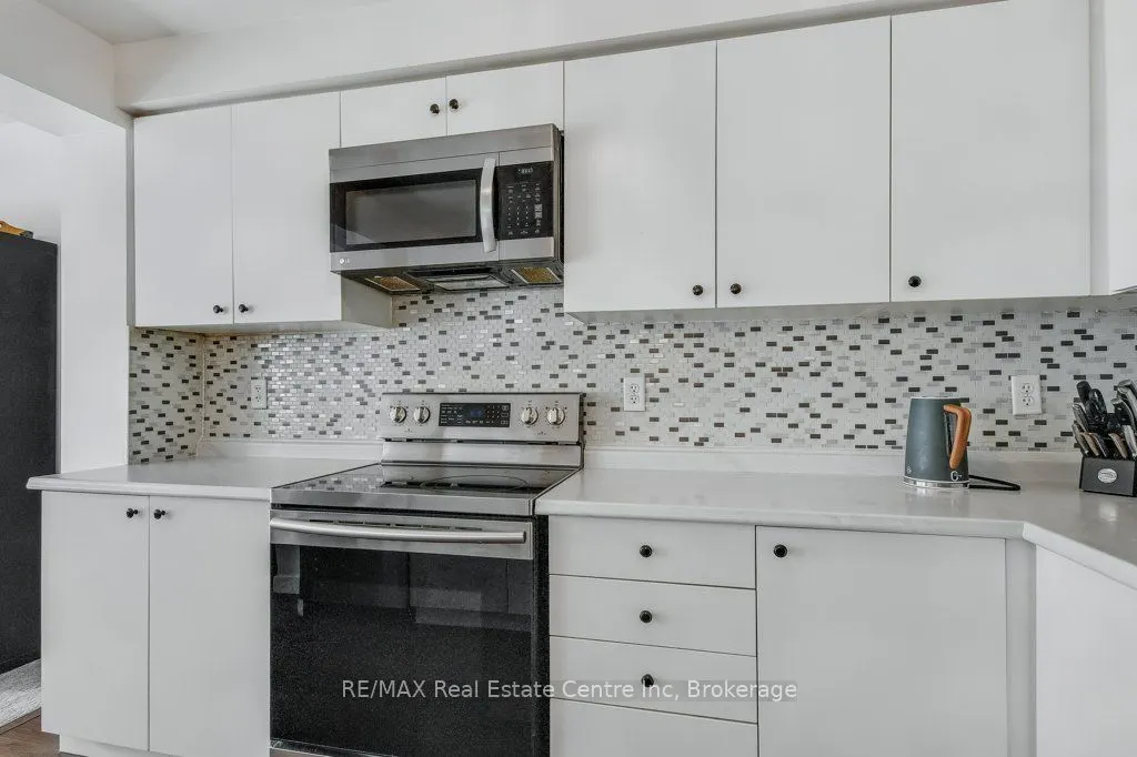 1035 Victoria Road S, #59