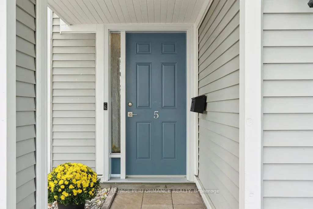 5 Forsyth Lane, #3