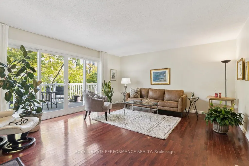 5 Forsyth Lane, #3