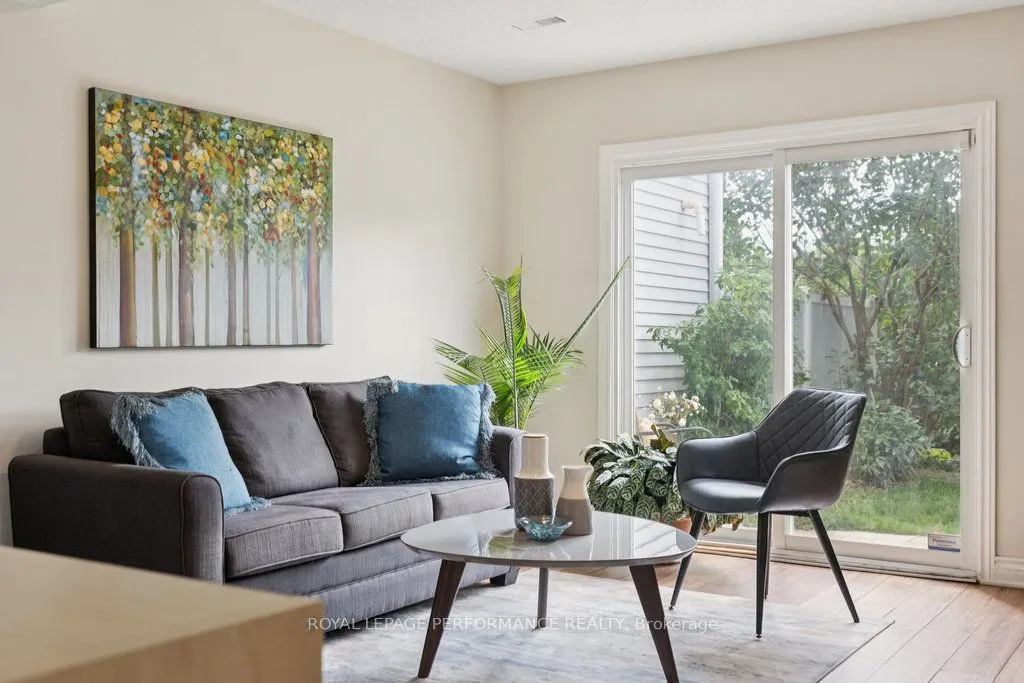 5 Forsyth Lane, #3