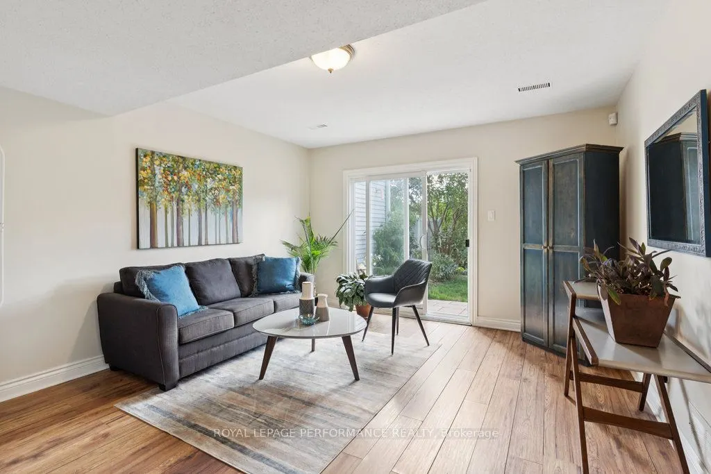 5 Forsyth Lane, #3