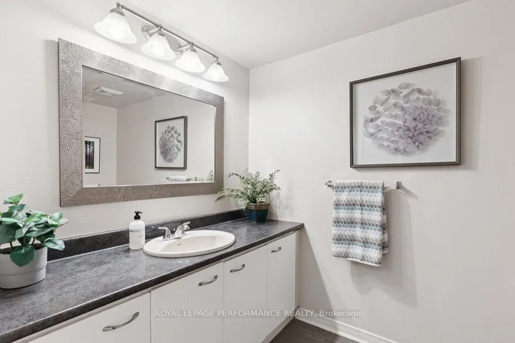 5 Forsyth Lane, #3