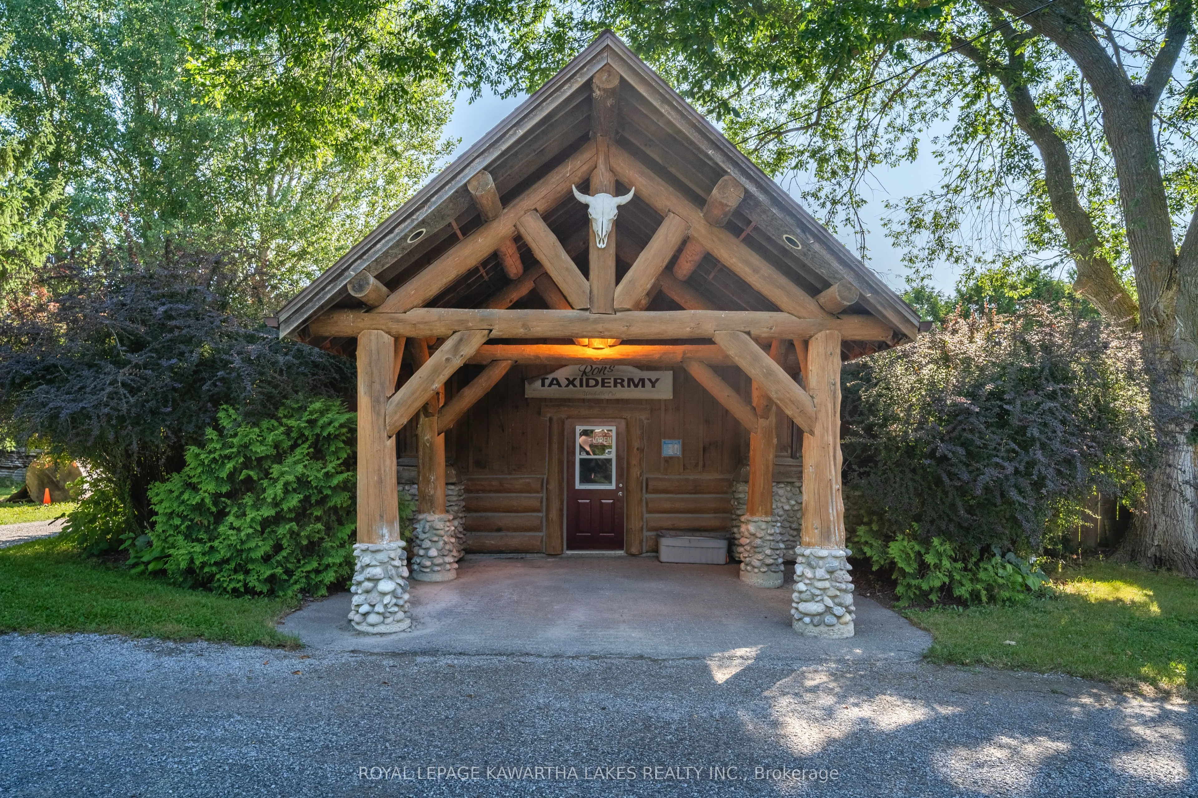890 Woodville Road