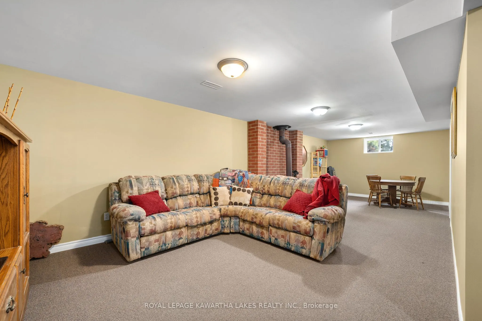 890 Woodville Road