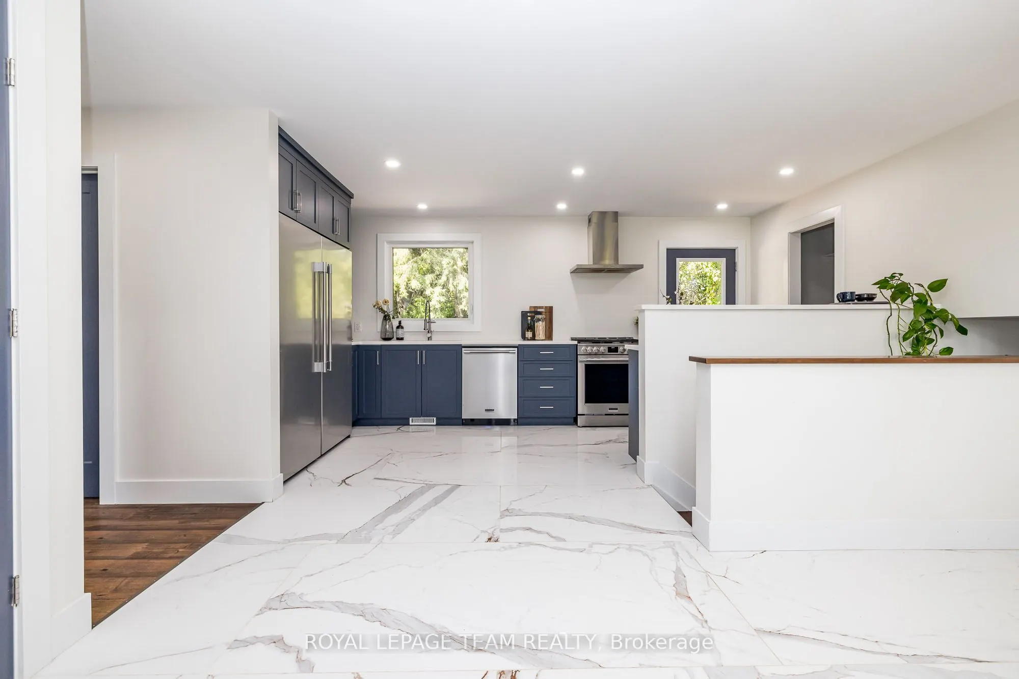 206 River View Lane