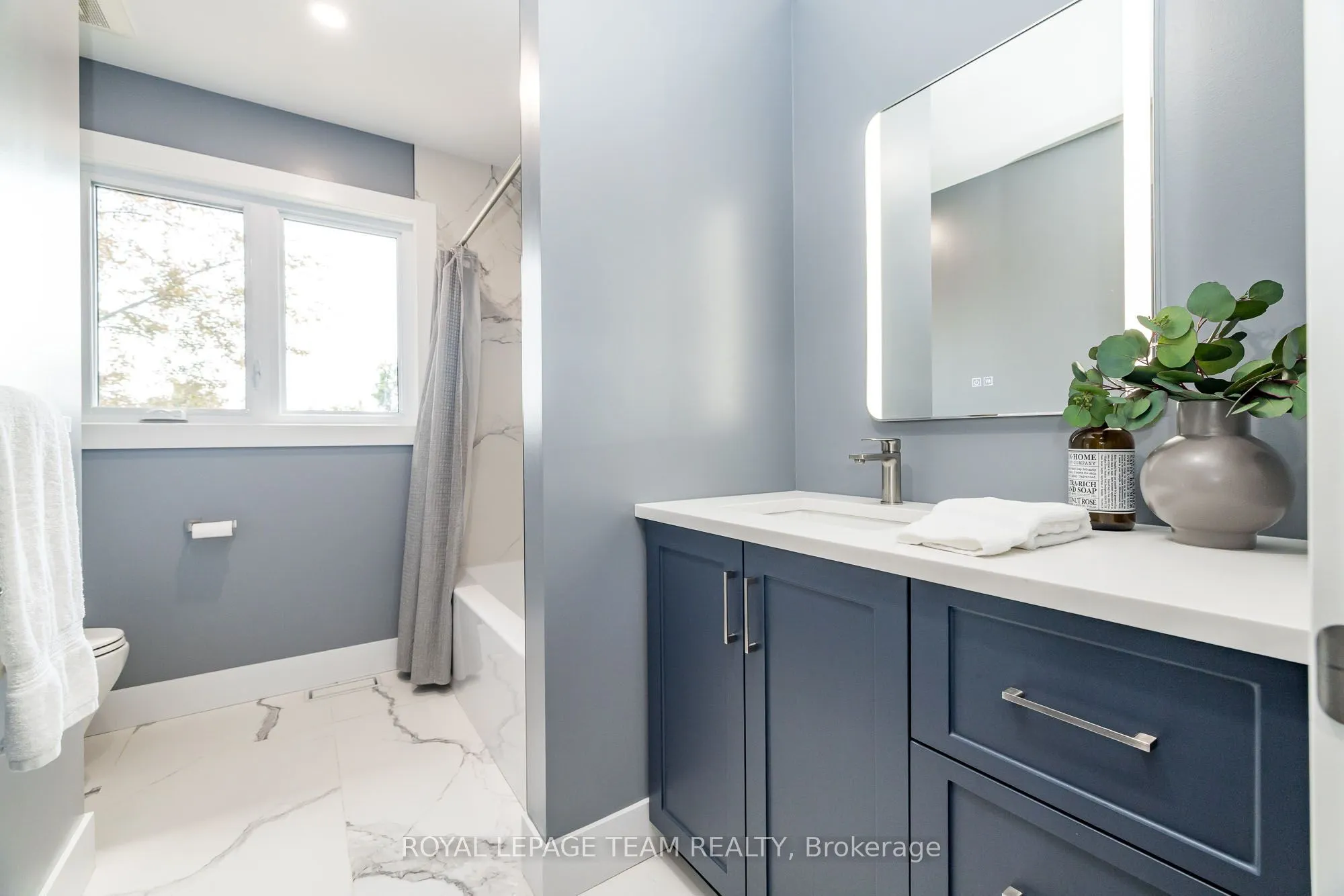206 River View Lane