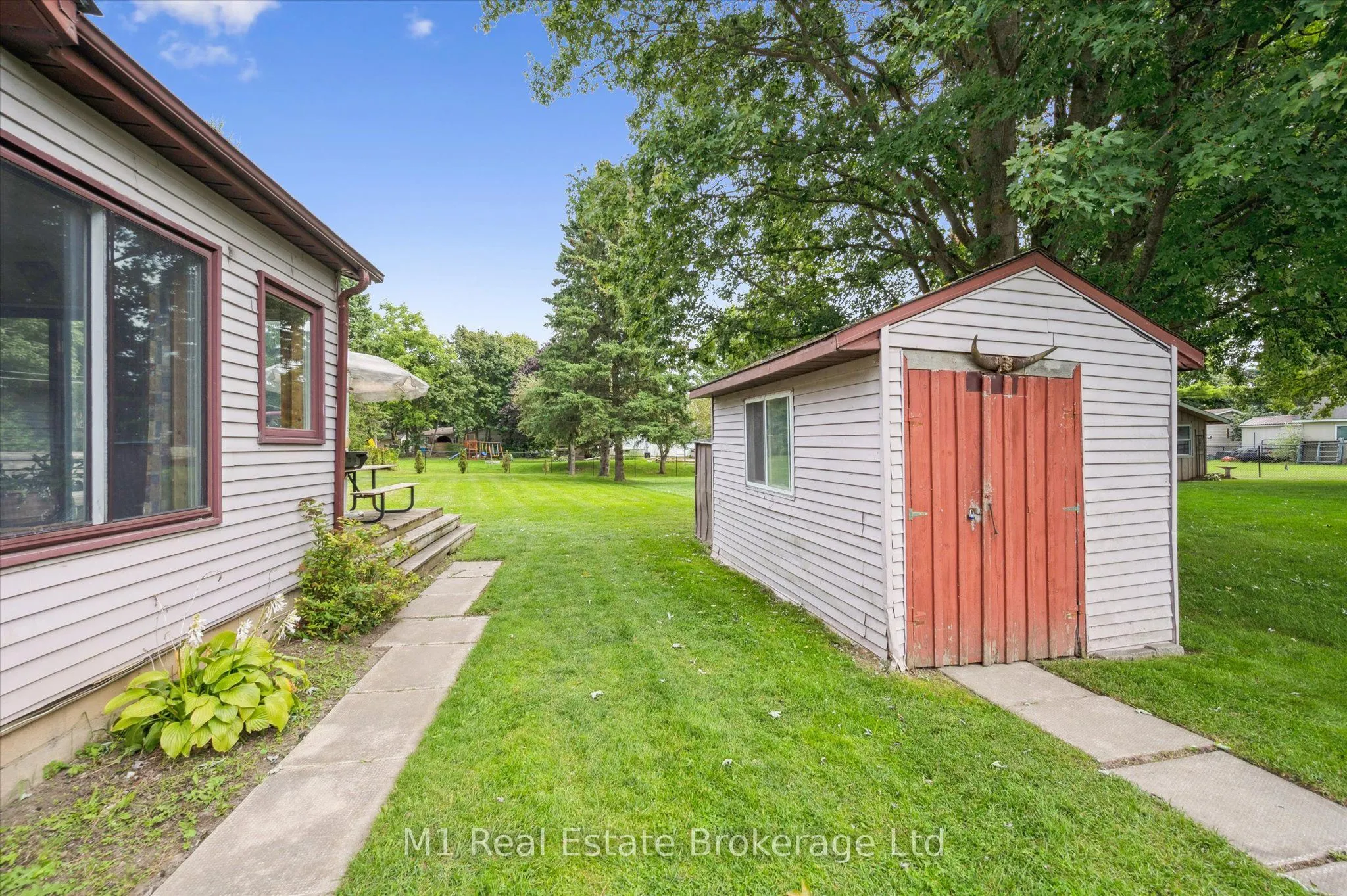 33 19 Side Road