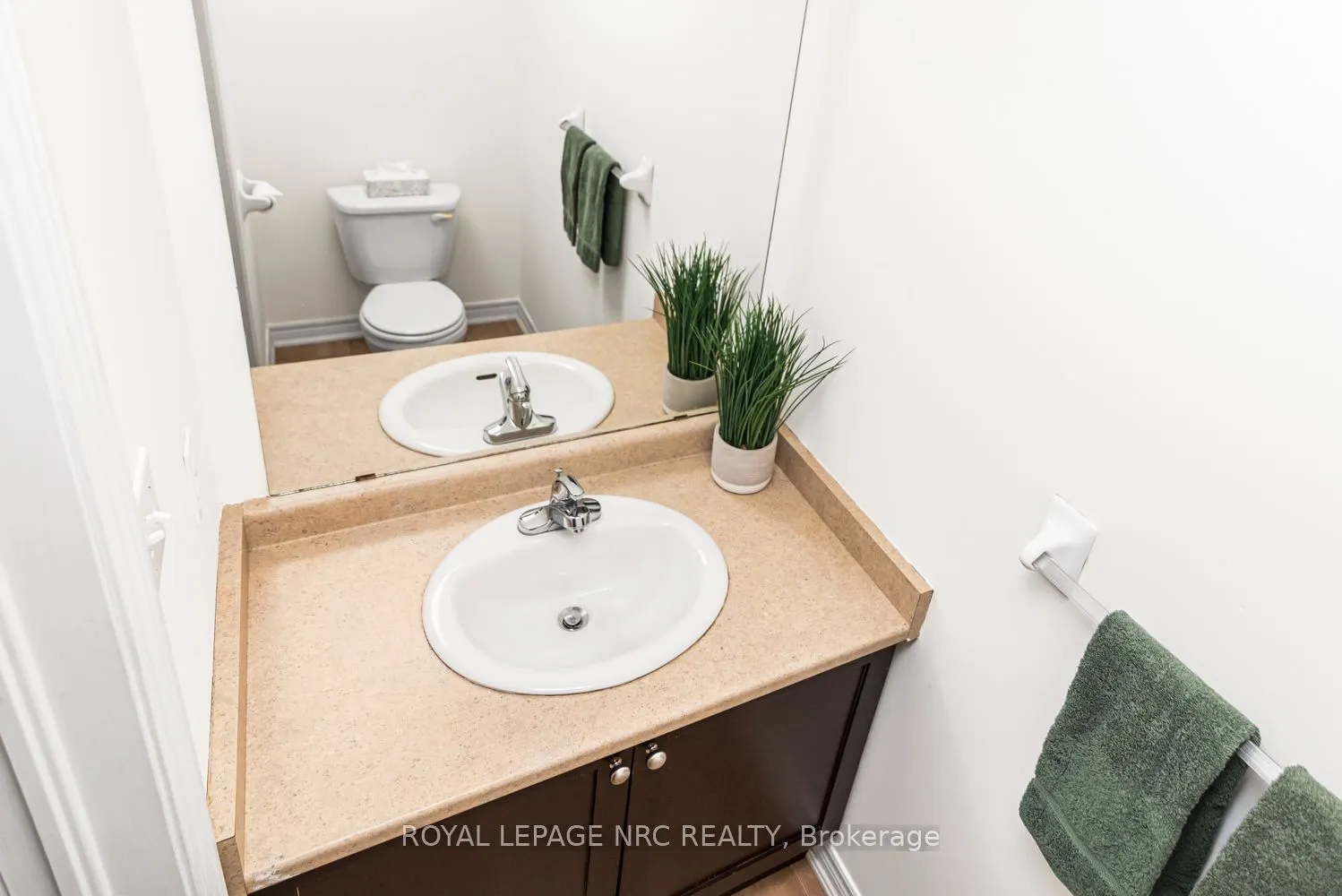 45 Seabreeze Crescent, #22