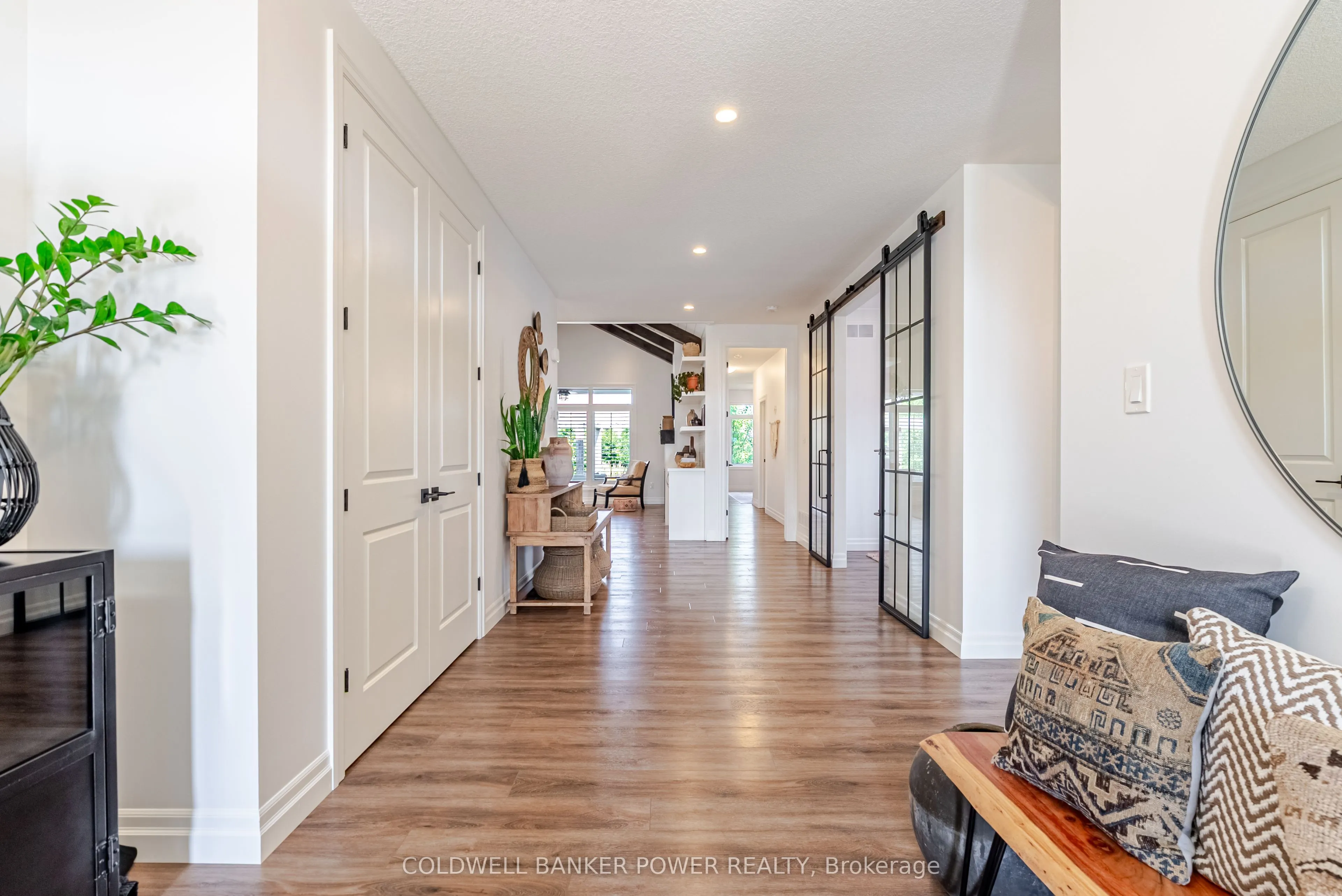 21 Edgeview Crescent