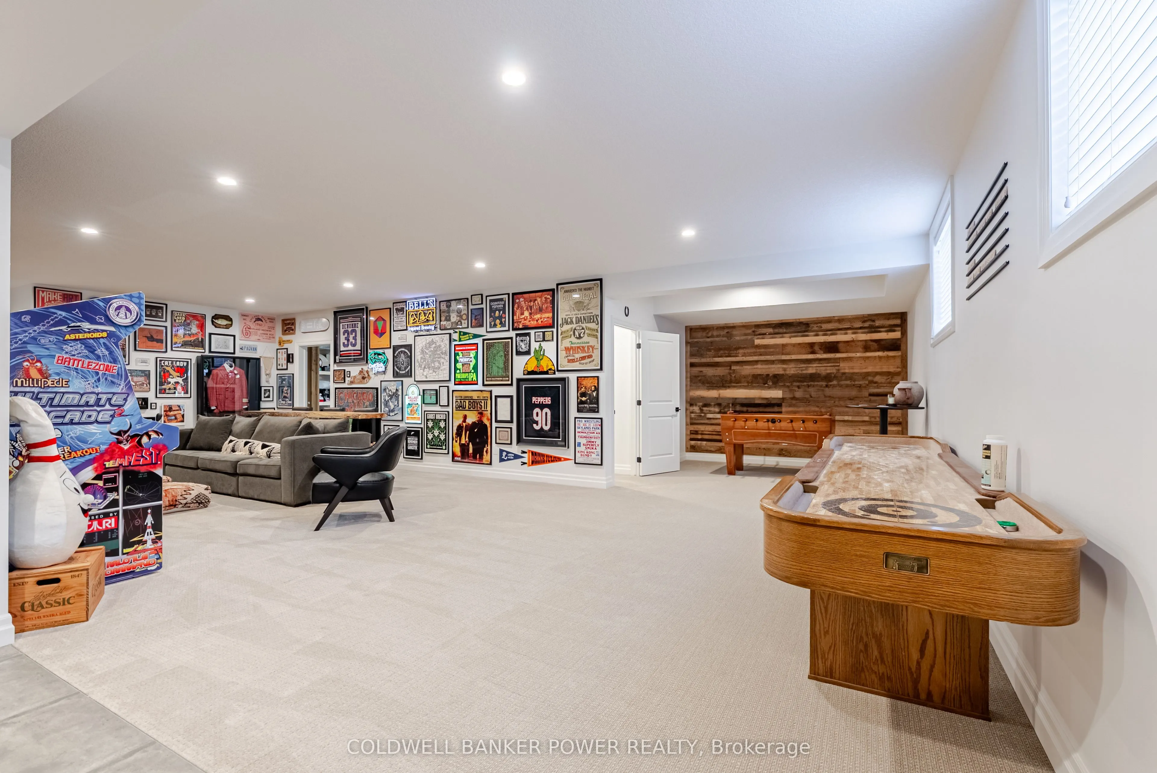 21 Edgeview Crescent