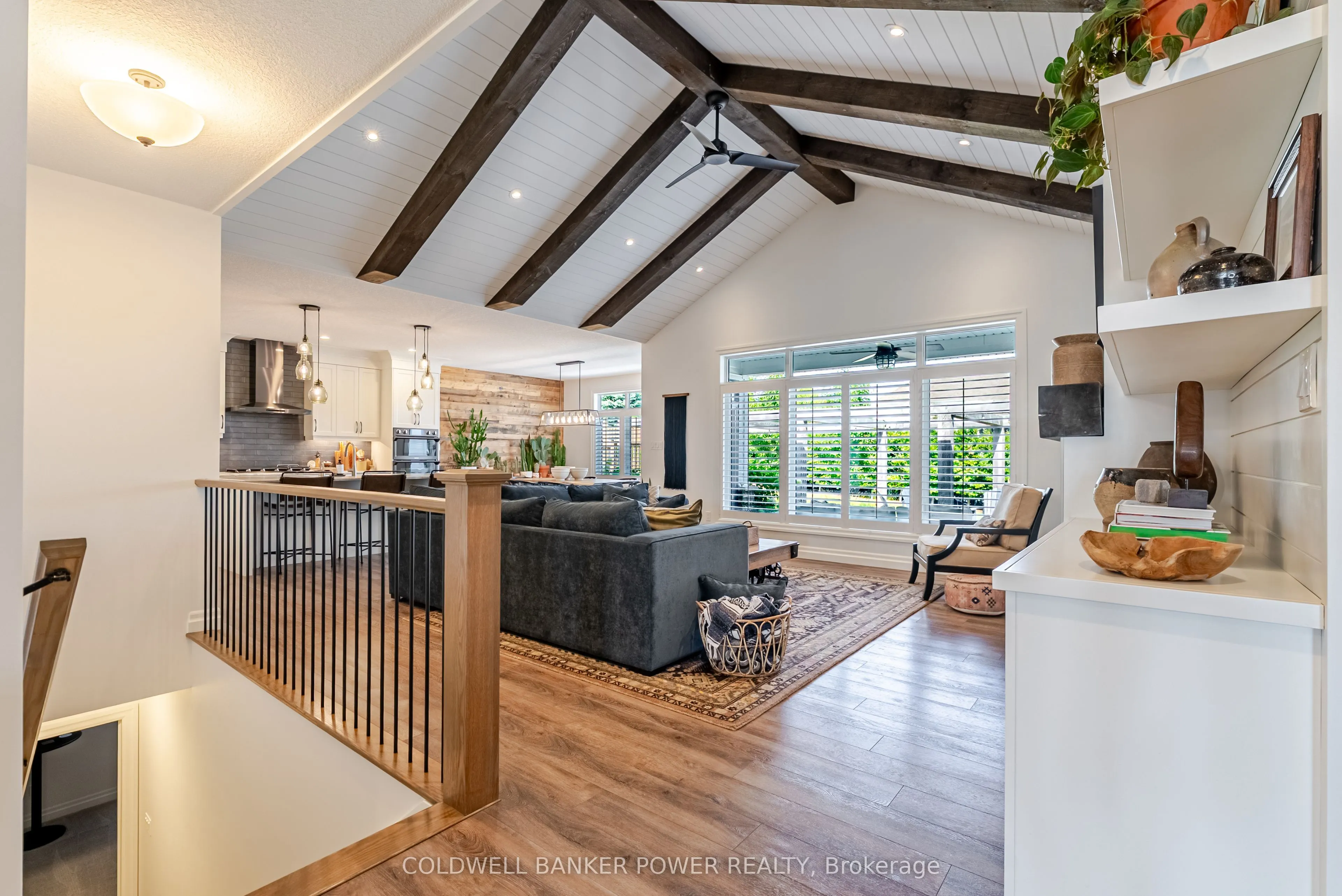 21 Edgeview Crescent