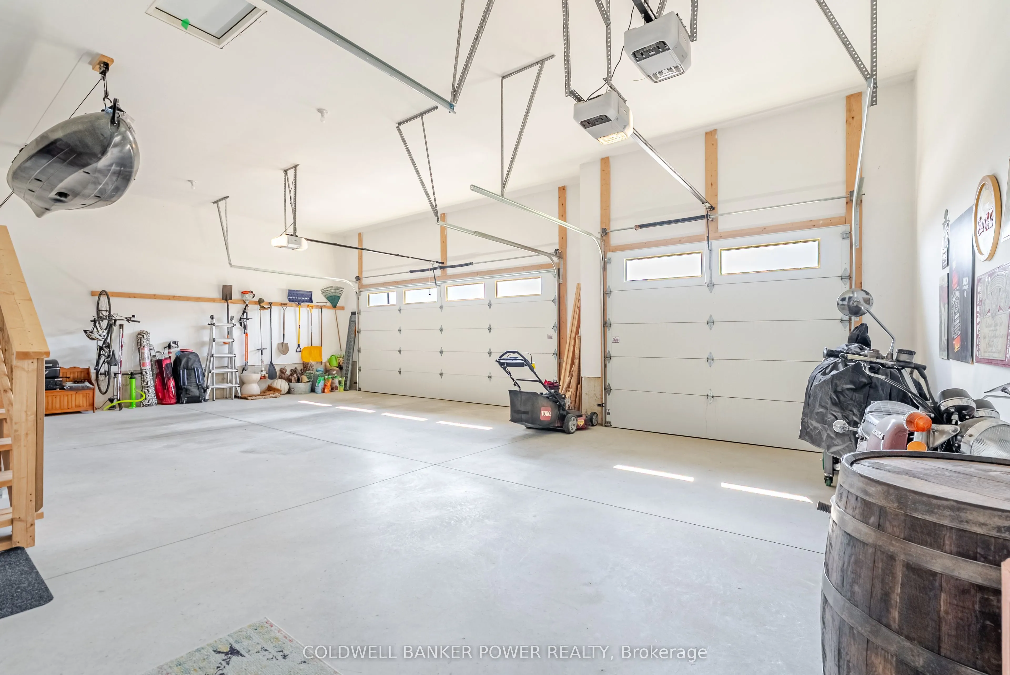 21 Edgeview Crescent