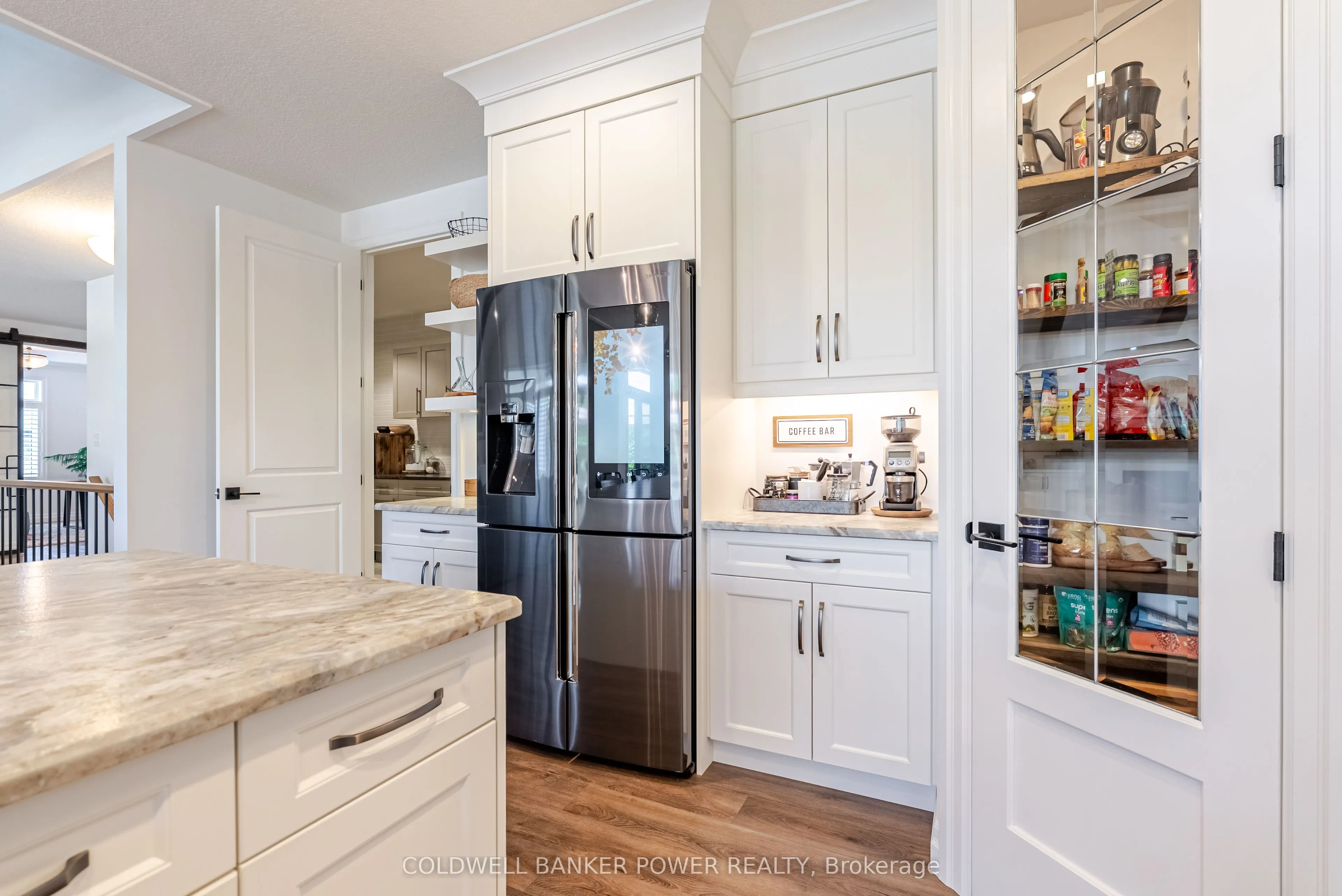 21 Edgeview Crescent