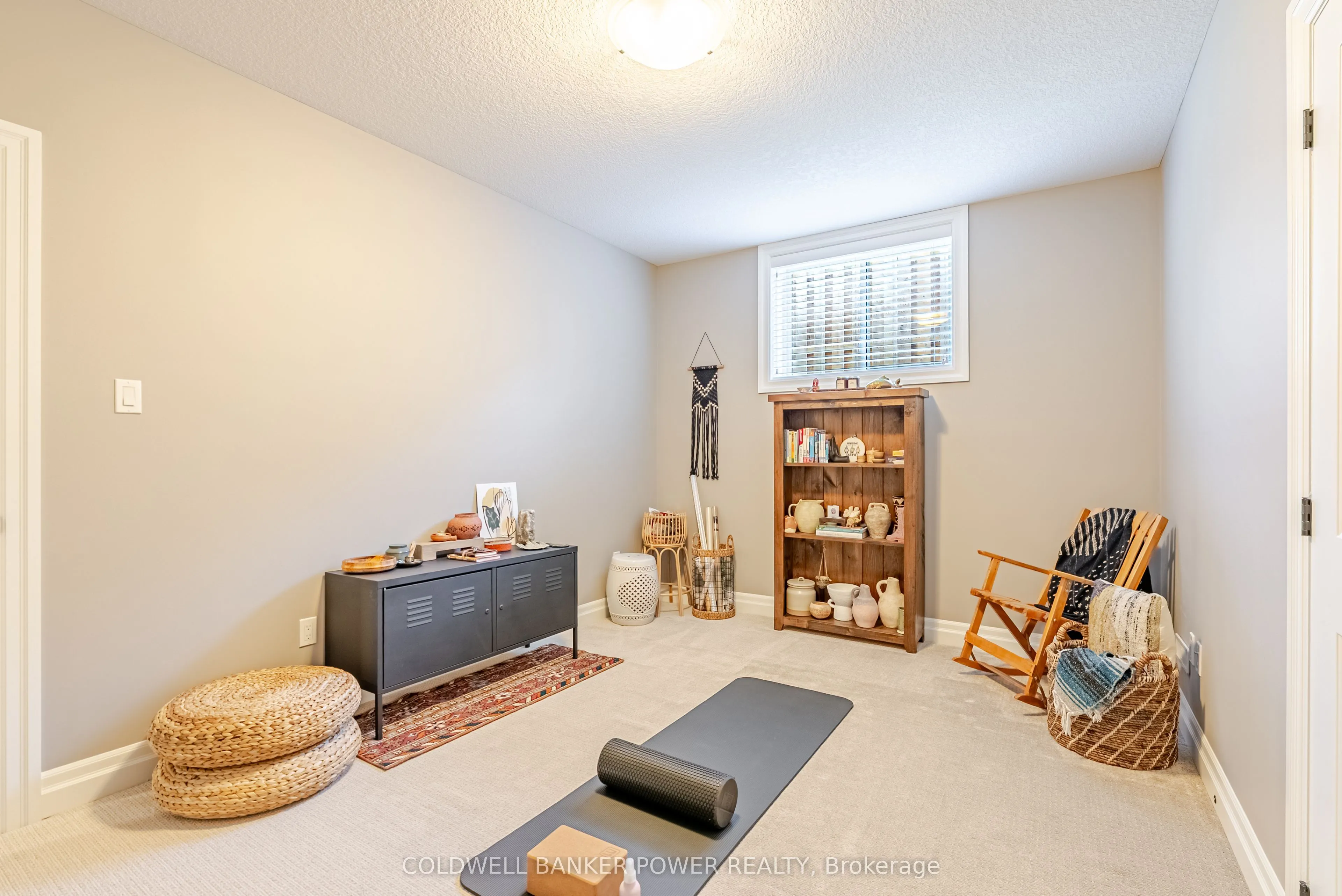 21 Edgeview Crescent