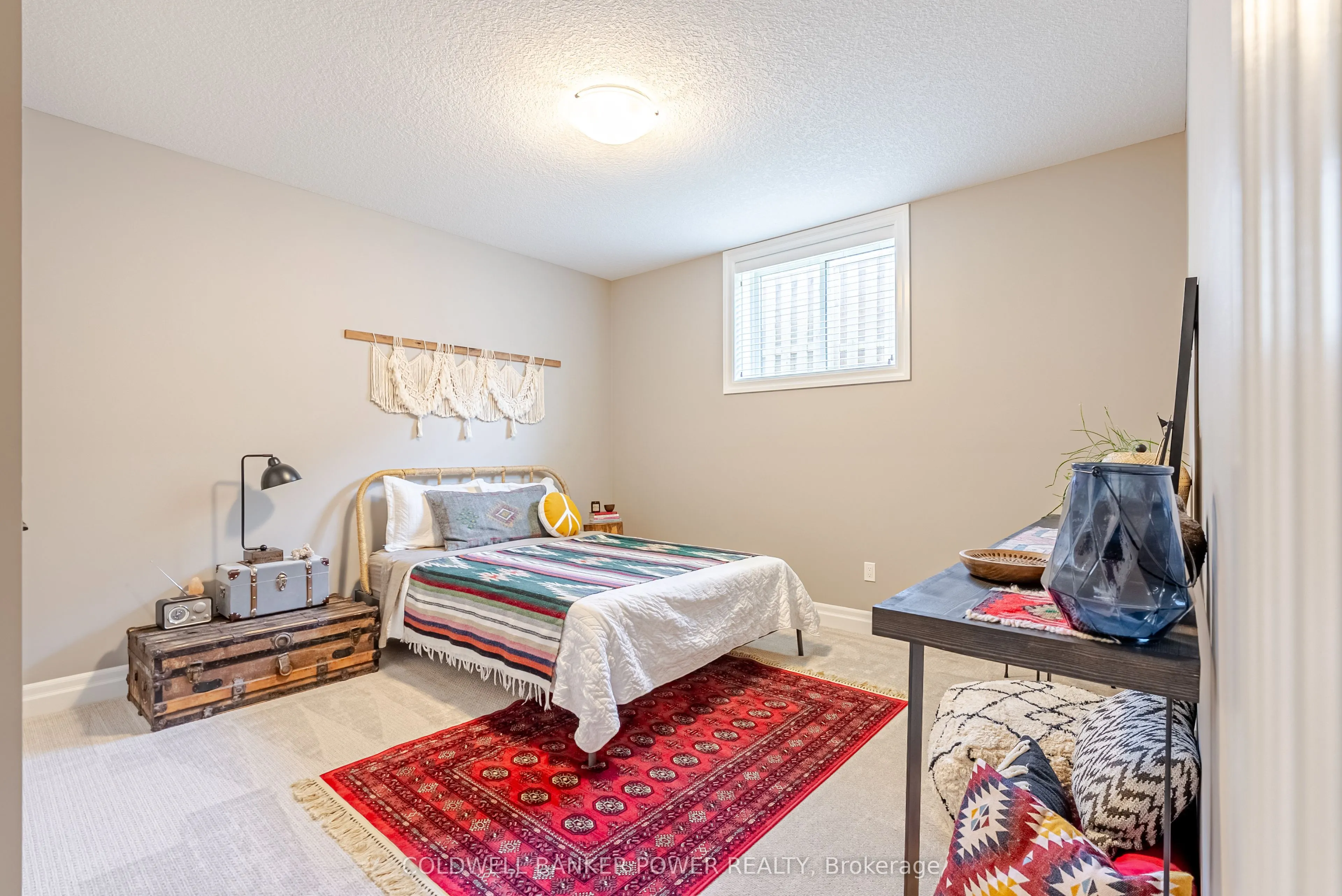 21 Edgeview Crescent