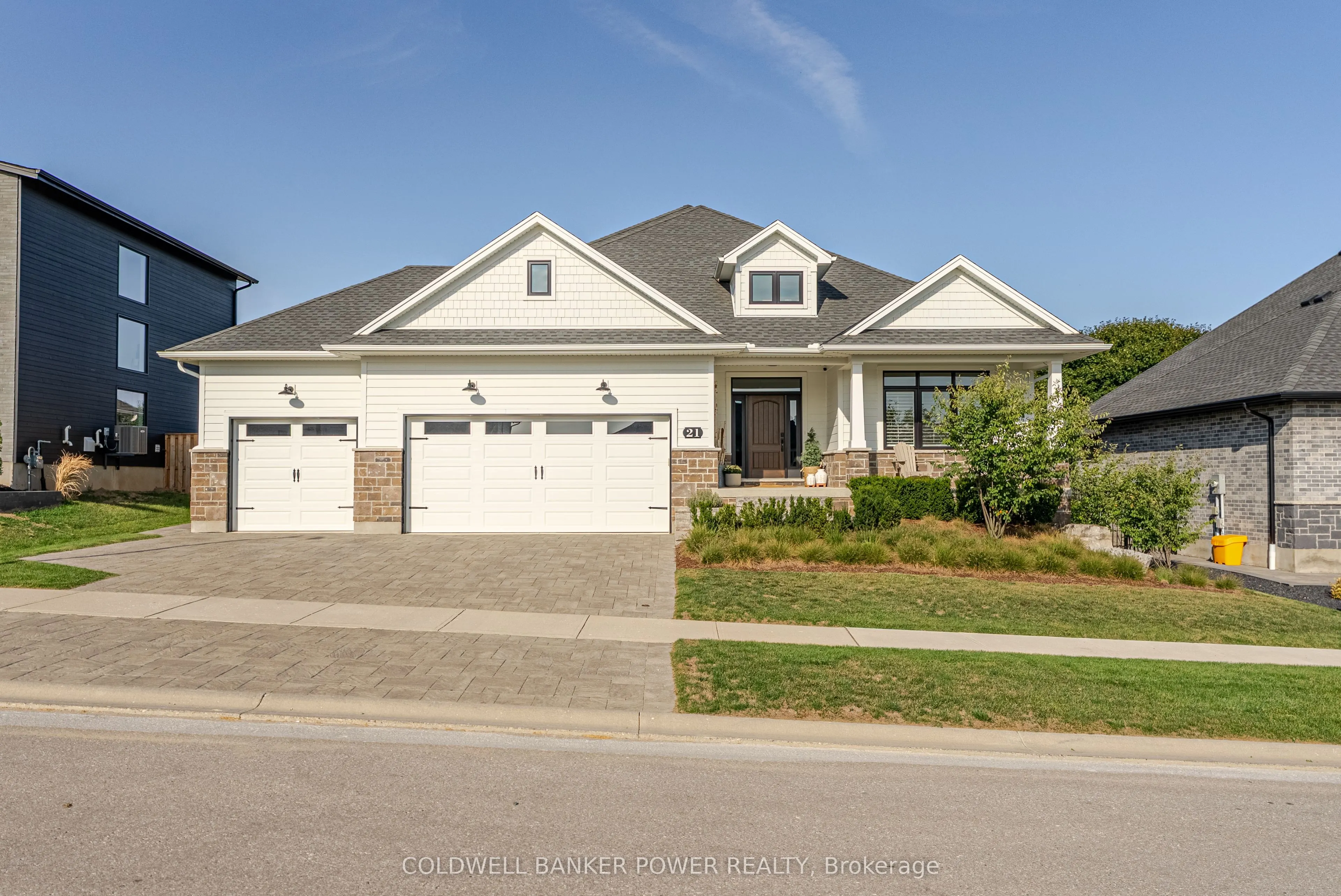 21 Edgeview Crescent