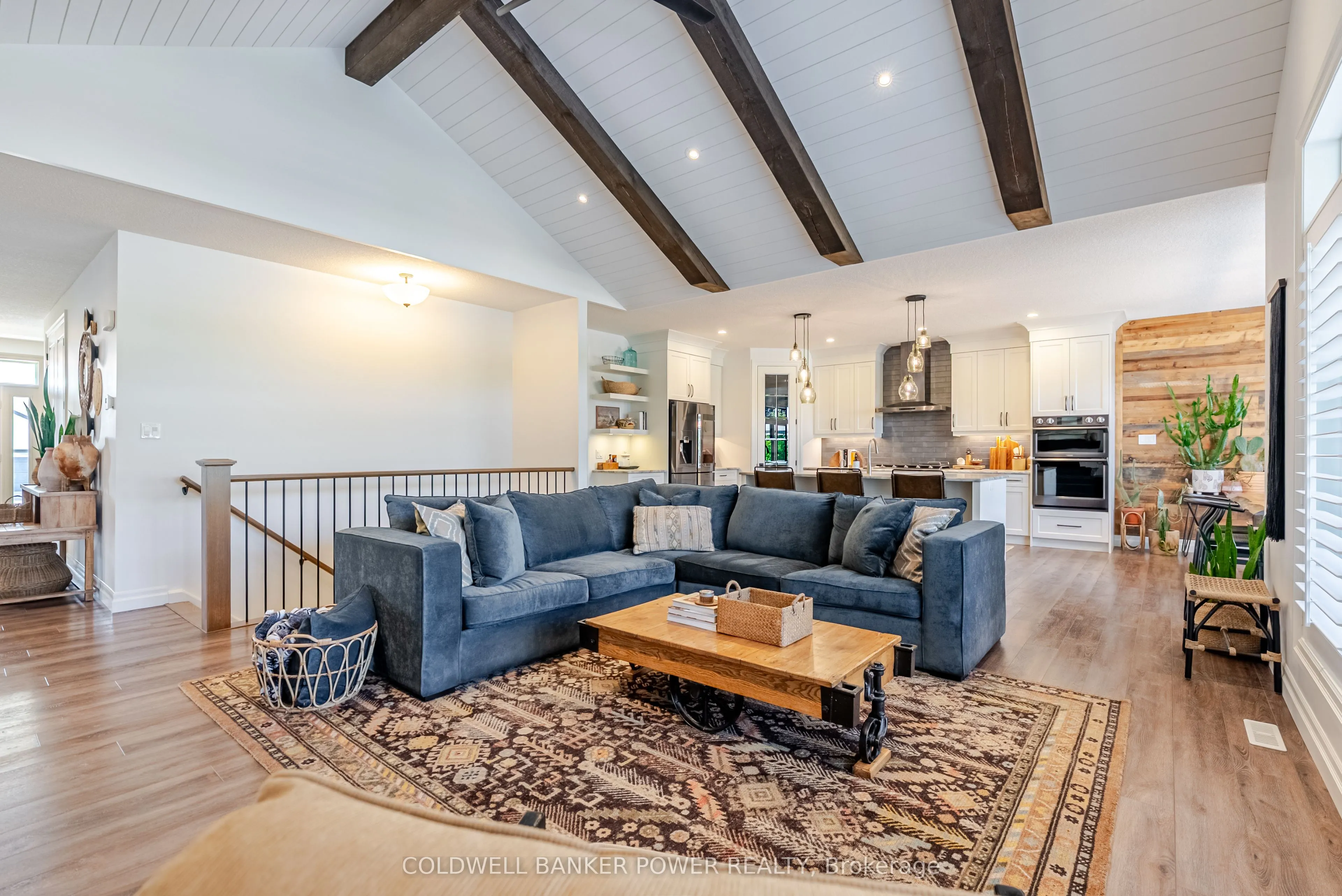 21 Edgeview Crescent