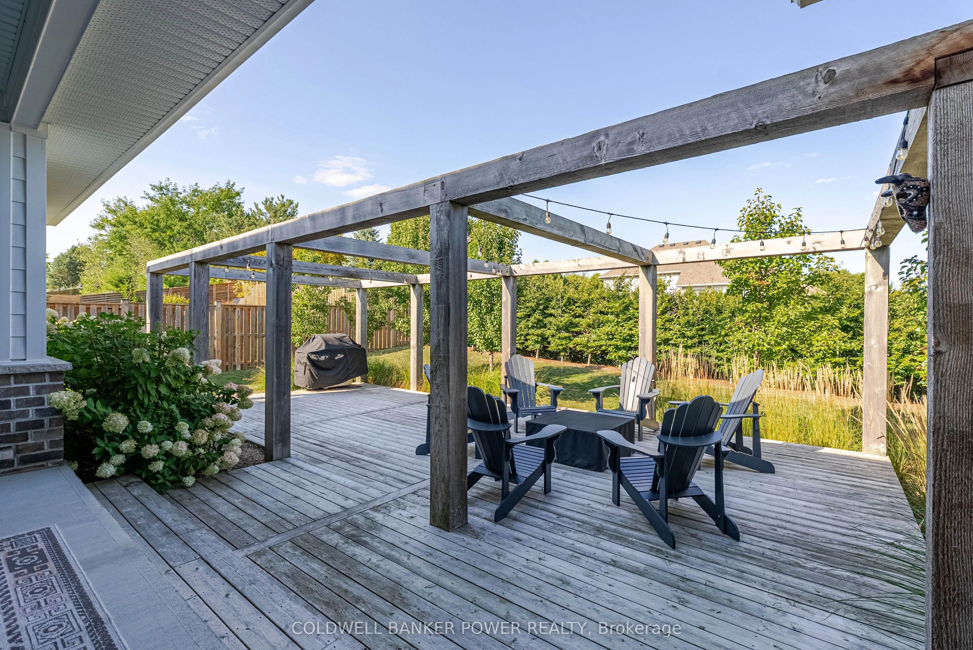21 Edgeview Crescent