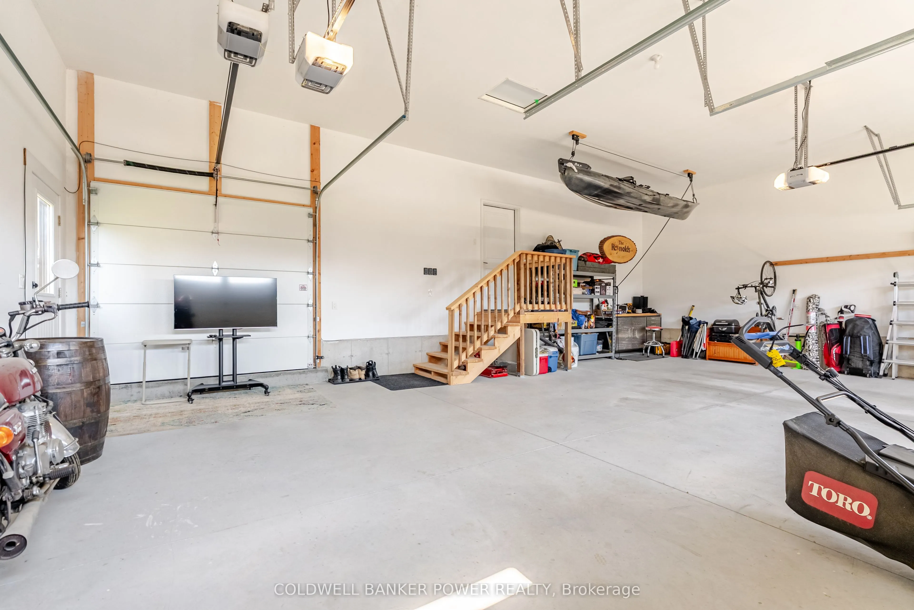 21 Edgeview Crescent