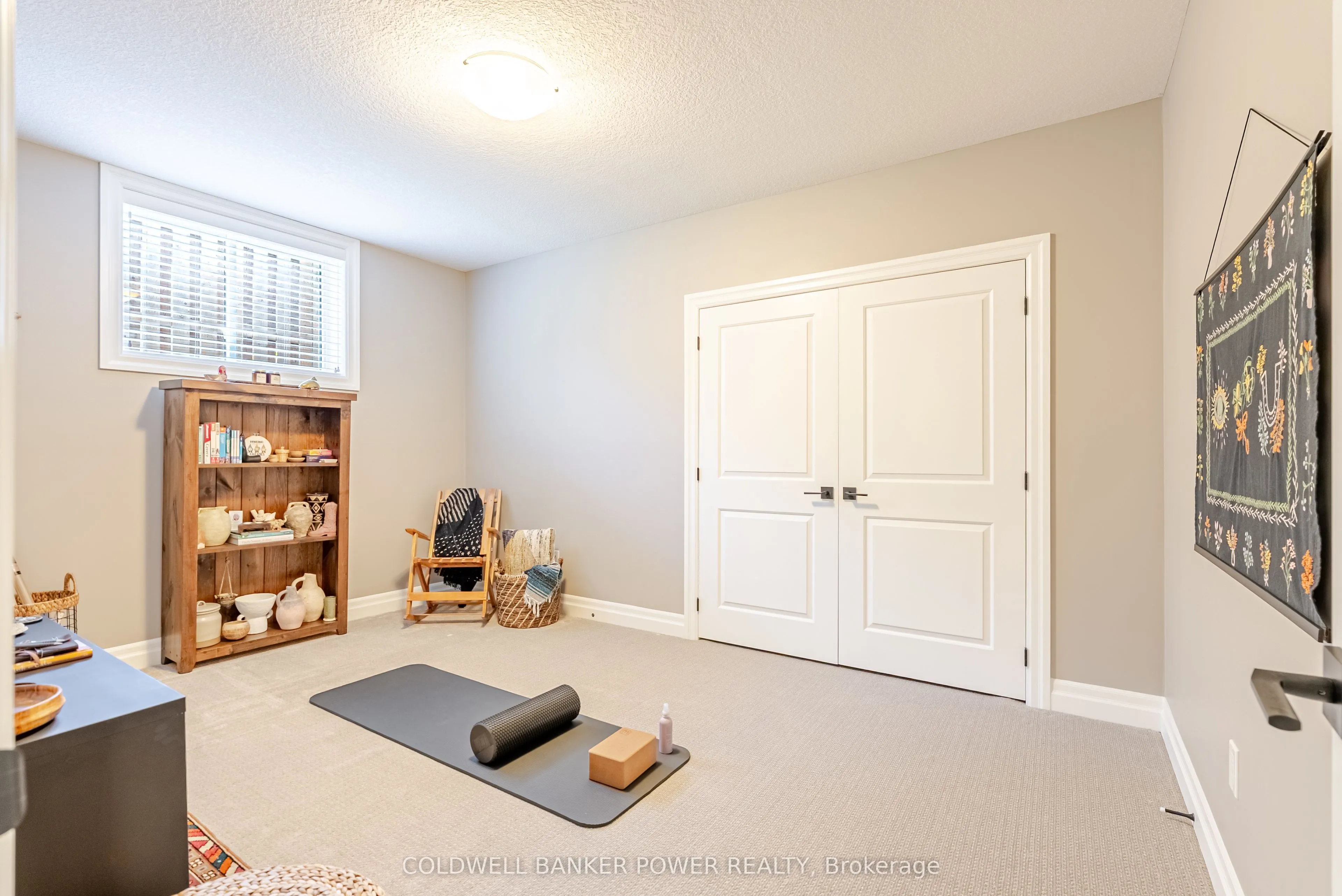 21 Edgeview Crescent