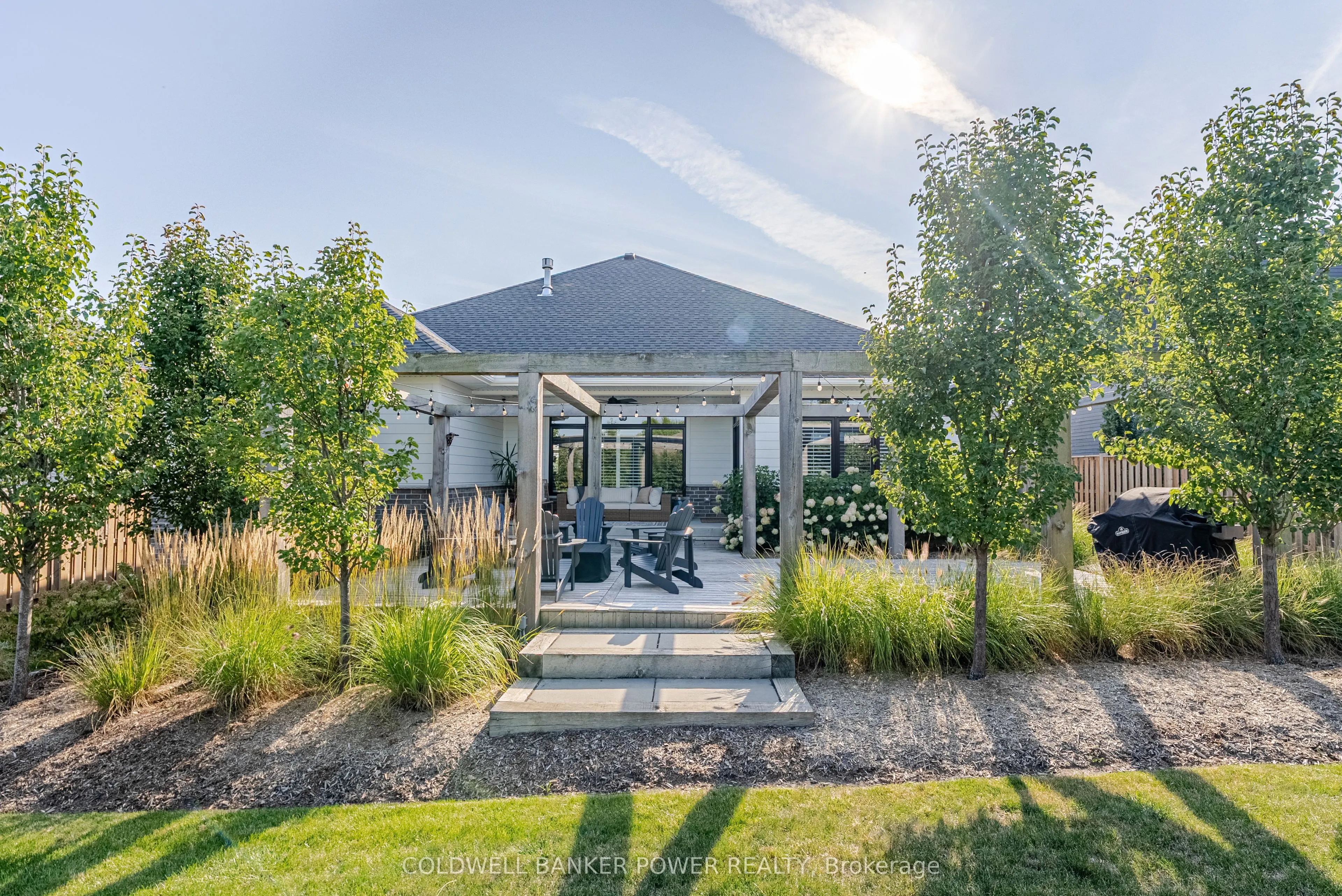 21 Edgeview Crescent