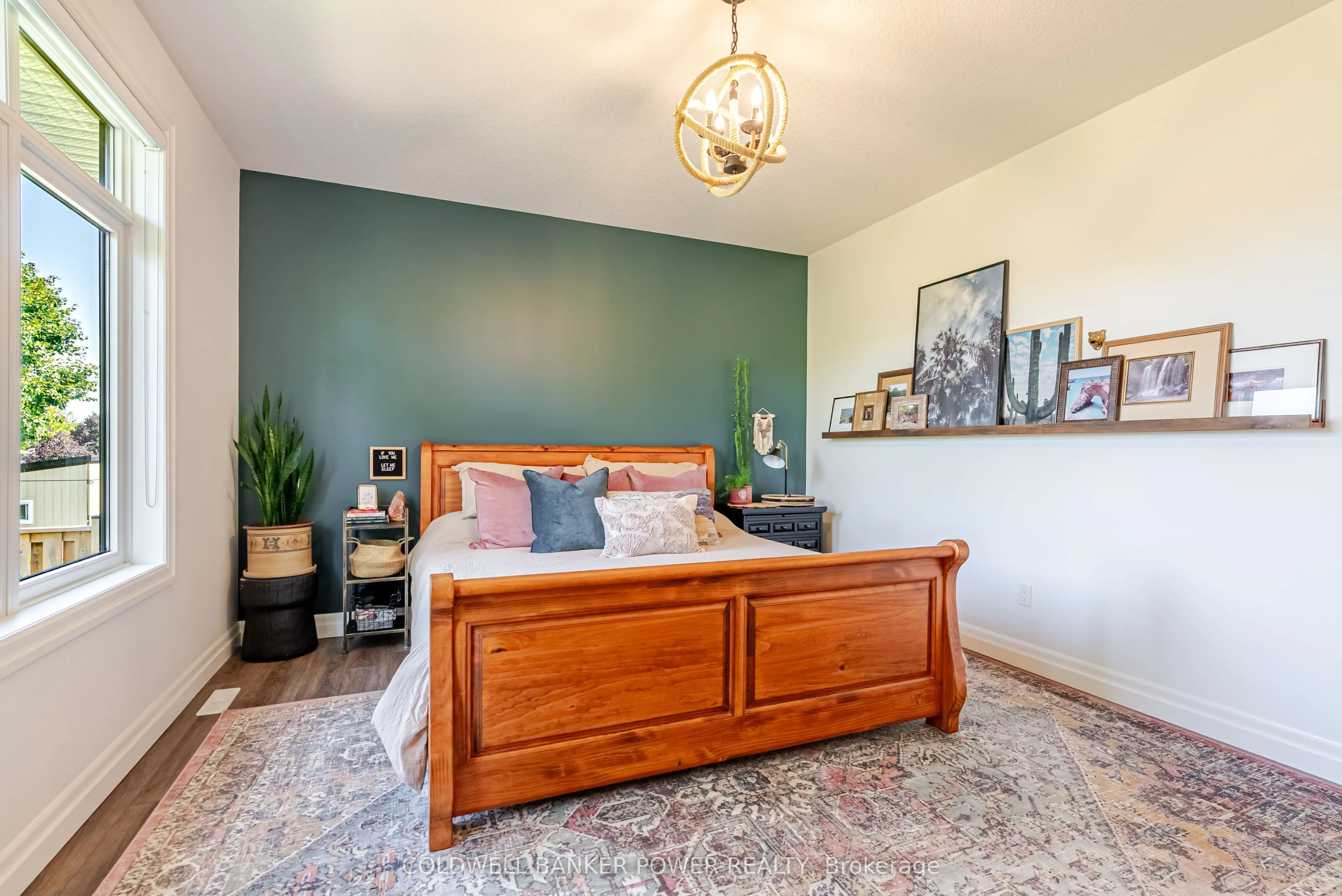 21 Edgeview Crescent