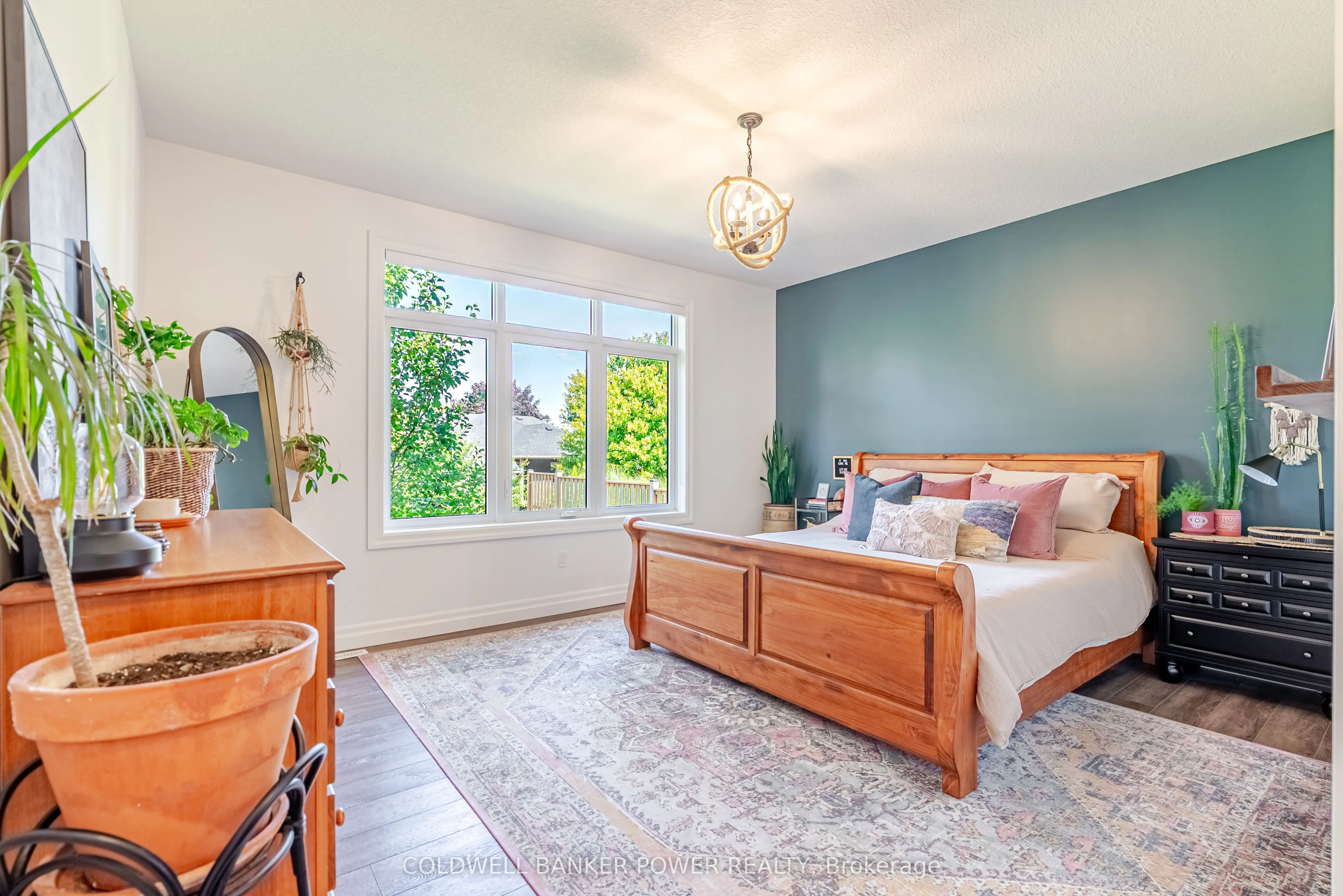 21 Edgeview Crescent