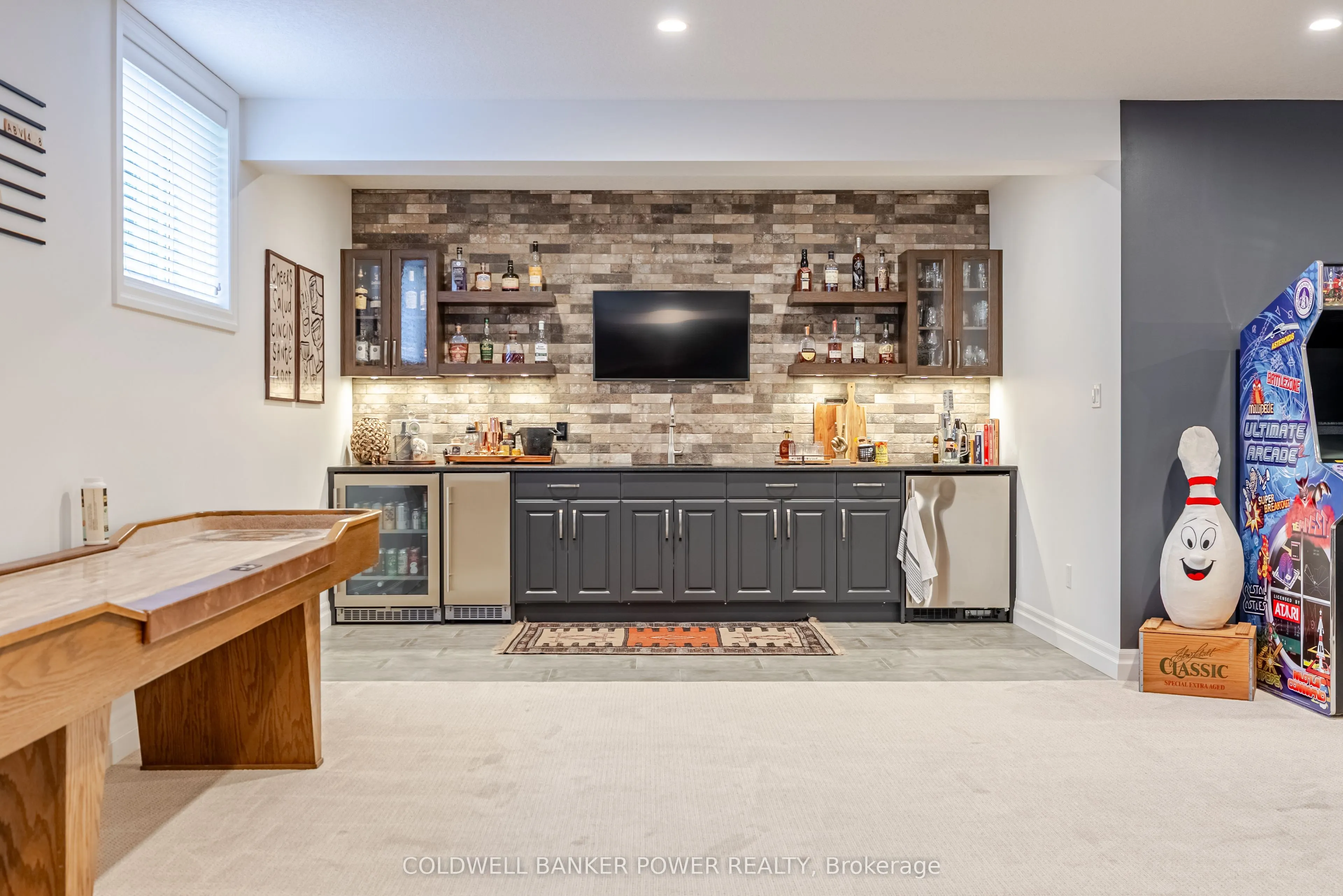 21 Edgeview Crescent